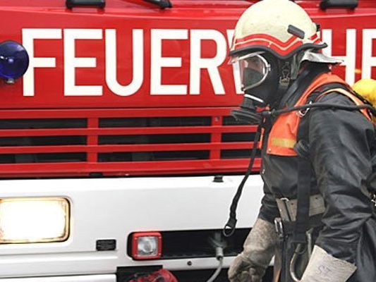 Ein Haus in Maria Enzersdorf stand am Samstag in Flammen. Ein Haus in Maria Enzersdorf stand am Samstag in Flammen.