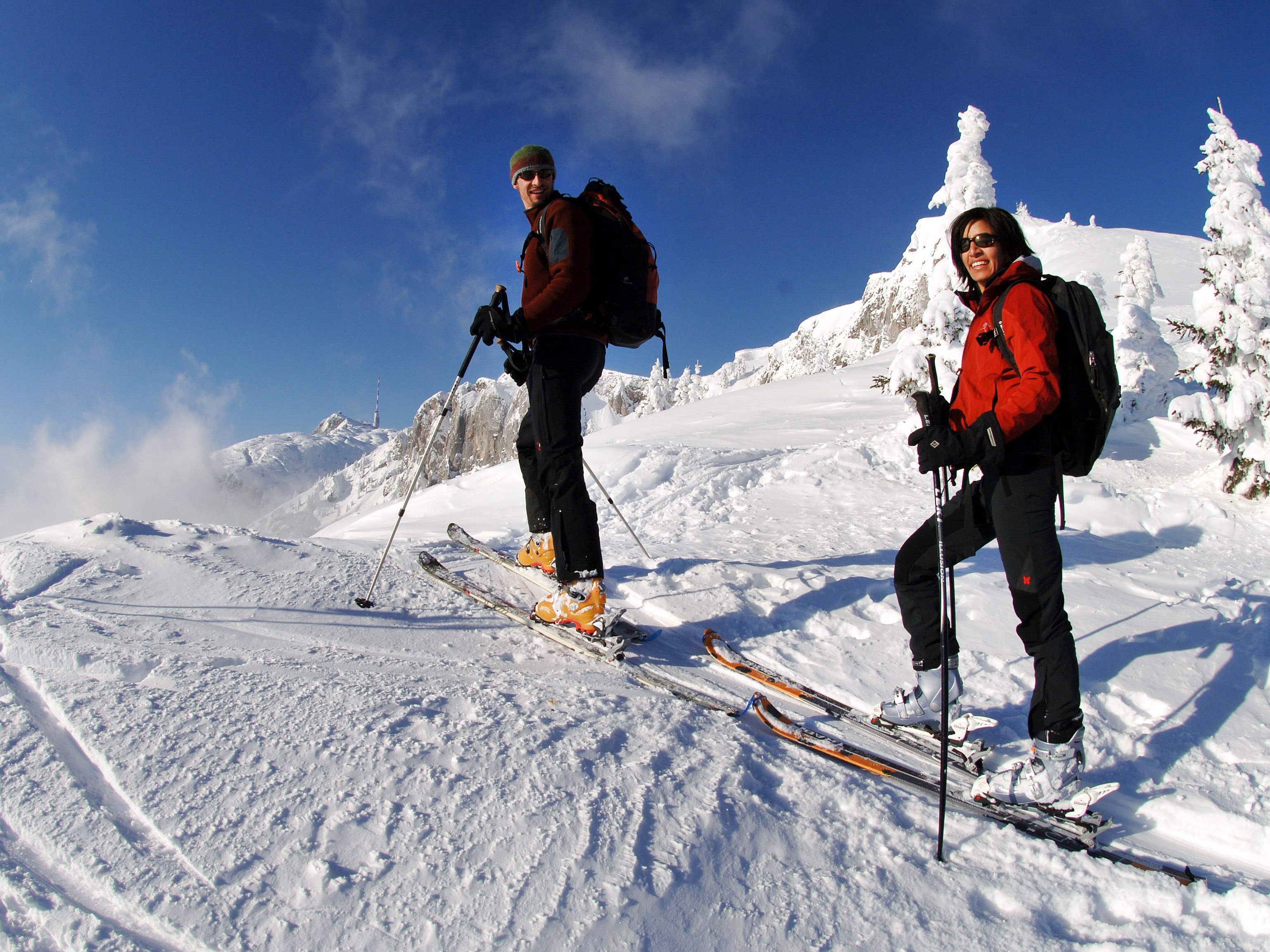Campen und Skifahren lassen sich gut verbinden.