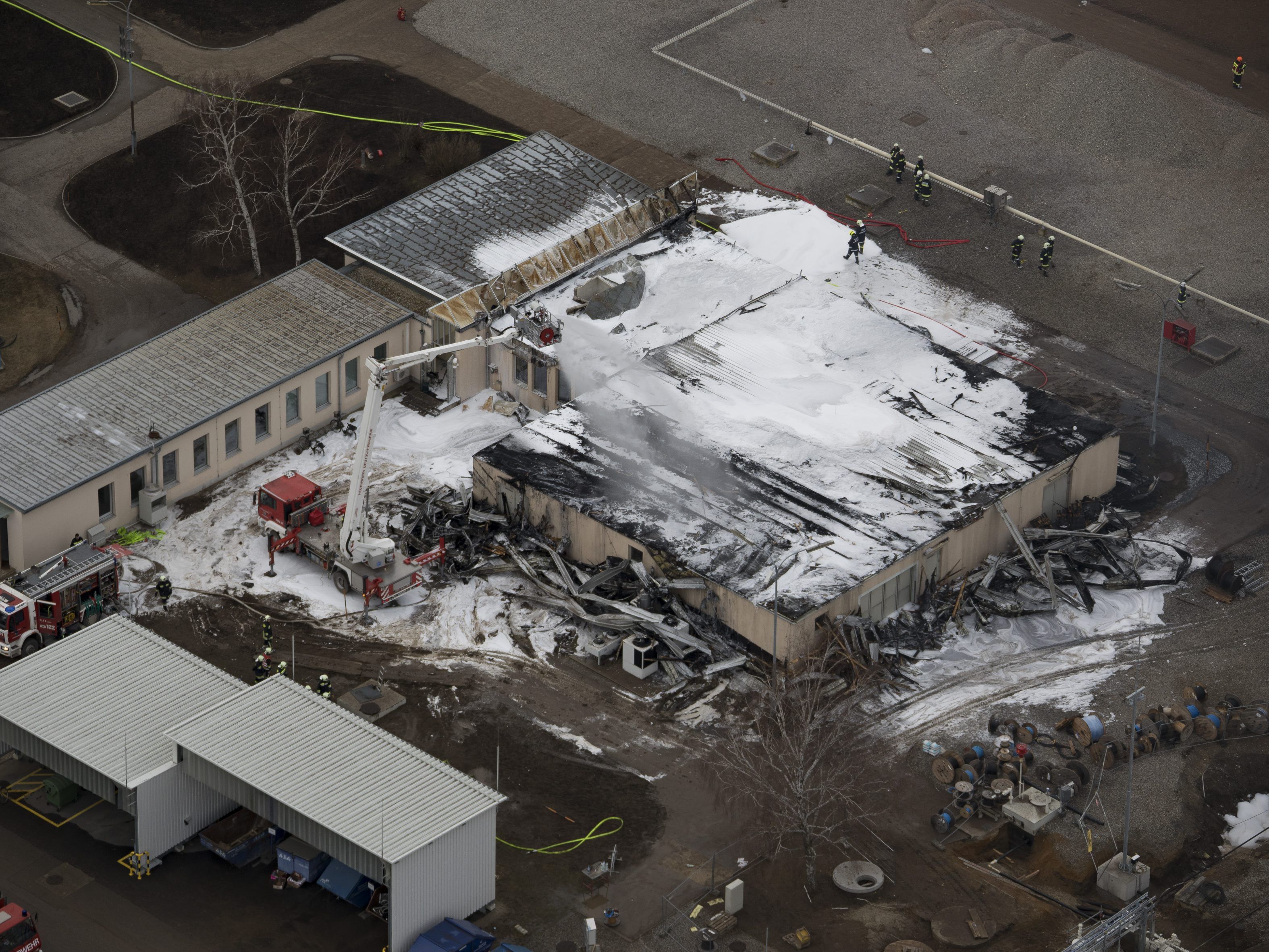 Die Untersuchungen nach der Explosion in der Gasstation laufen. Die Untersuchungen nach der Explosion in der Gasstation laufen.