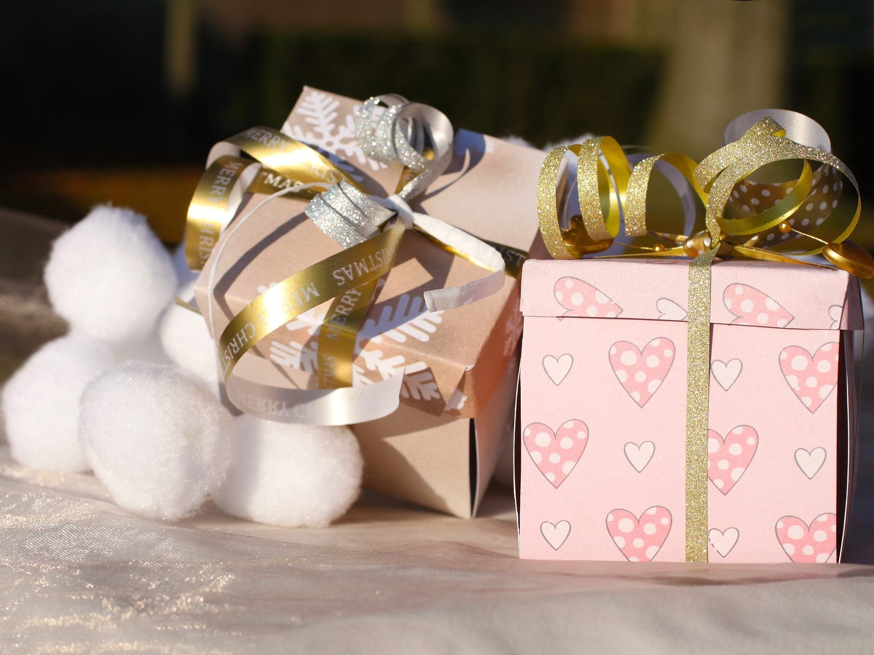 Nicht jeder schenkt etwas zu Weihnachten - und Secondhand-Geschenke sind für viele ganz normal Nicht jeder schenkt etwas zu Weihnachten - und Secondhand-Geschenke sind für viele ganz normal