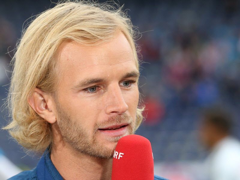 Ex-Bundesliga-Profi spricht über brutale Übergriffe: Ex-Bundesliga-Profi spricht über brutale Übergriffe: