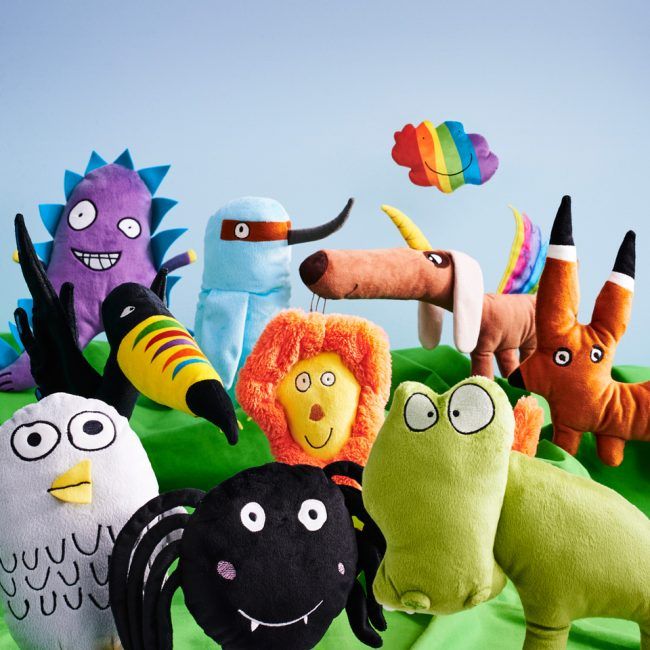 Die Stofftierkollektion SAGOSKATT wurde von Kinden für Kinder designt. Anfang 2018 soll ein Teil aus dem Erlös an die SOS-Kinderdörfer fließen. Die Stofftierkollektion SAGOSKATT wurde von Kinden für Kinder designt. Anfang 2018 soll ein Teil aus dem Erlös an die SOS-Kinderdörfer fließen.