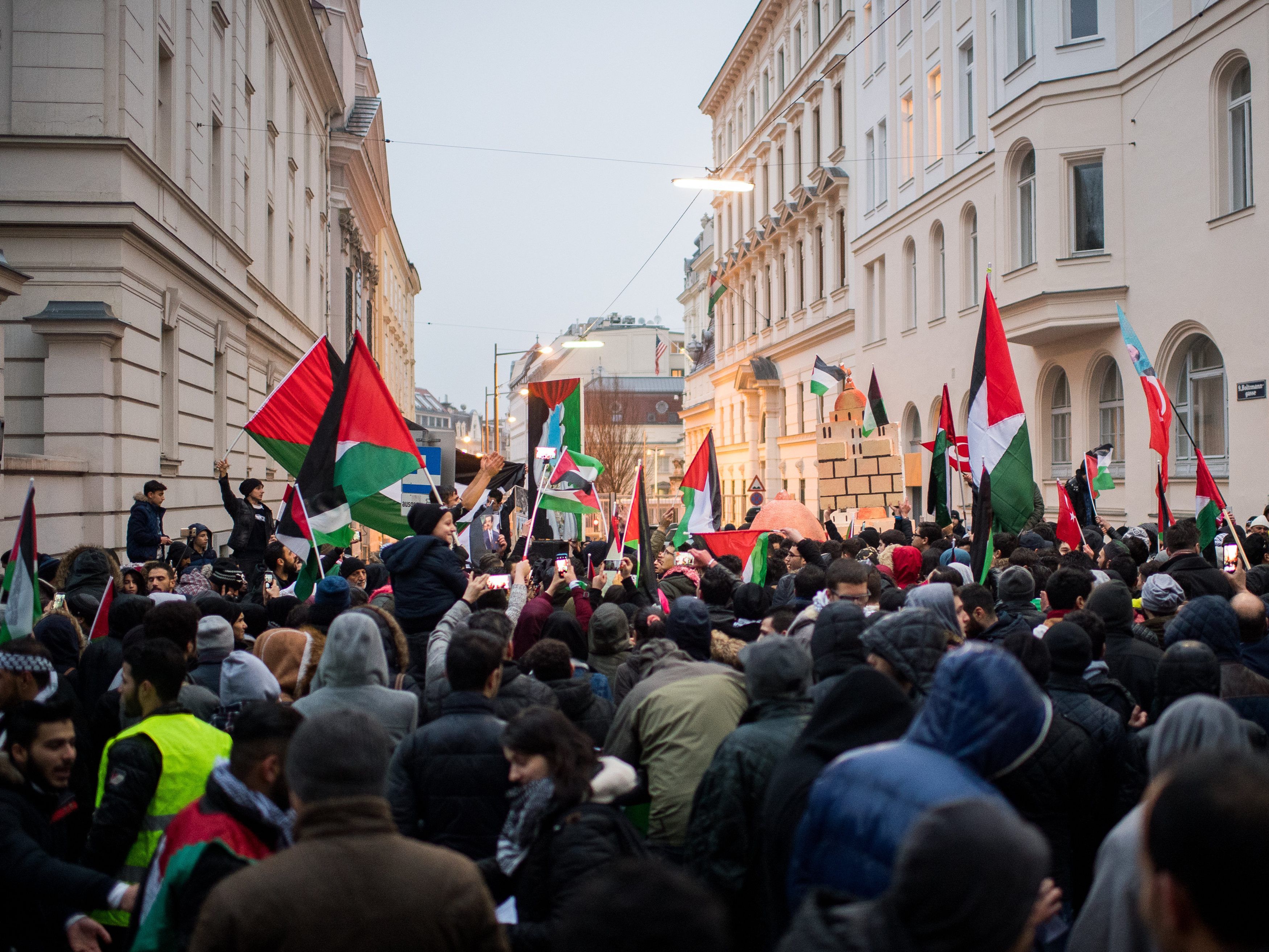 Am Samstag ist eine erneute Jerusalem-Demo vor der US-Botschaft in Wien geplant. Am Samstag ist eine erneute Jerusalem-Demo vor der US-Botschaft in Wien geplant.