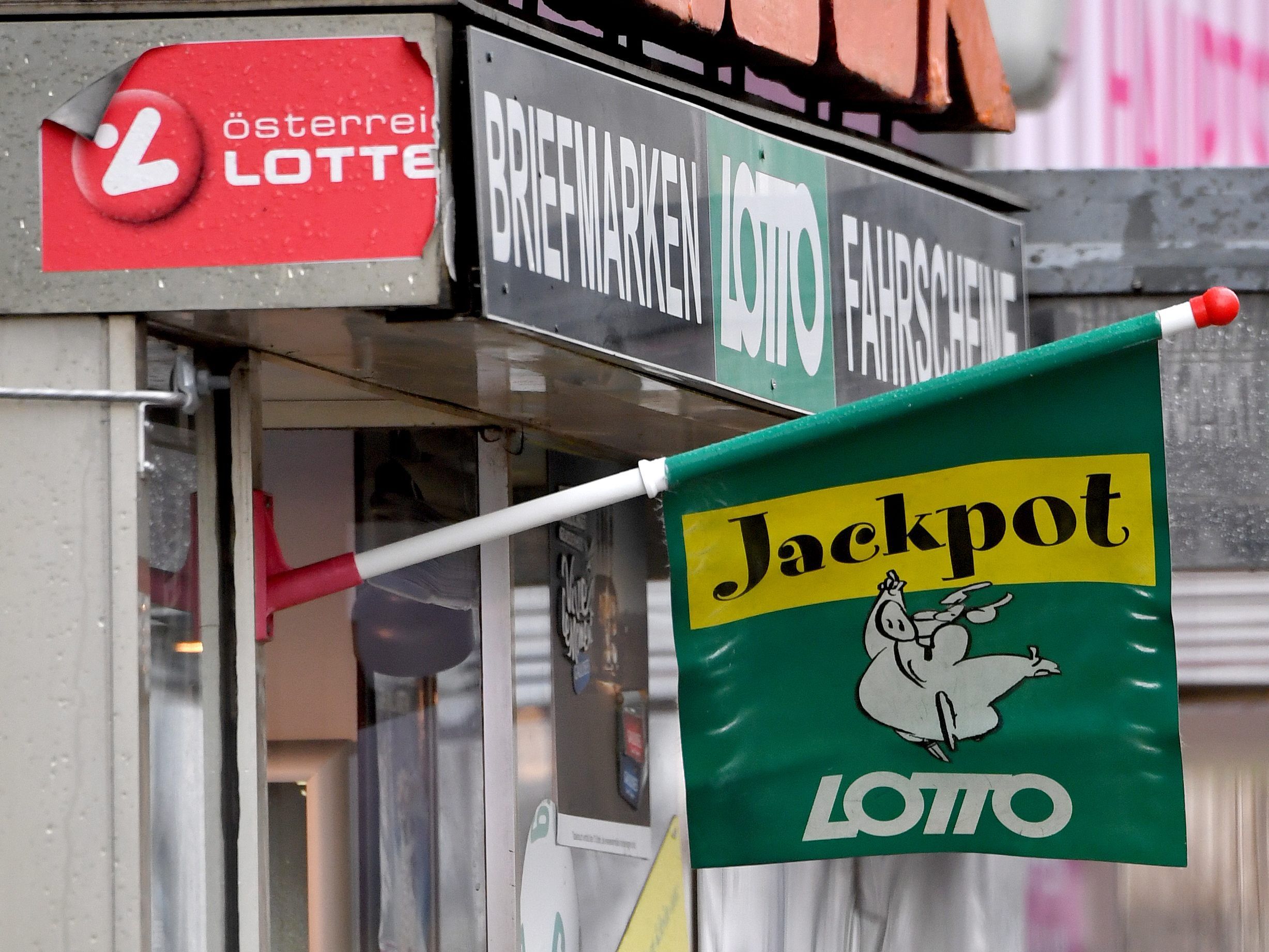 Der Lotto-Sechsfach-Jackpott wurde geknackt. Der Lotto-Sechsfach-Jackpott wurde geknackt.
