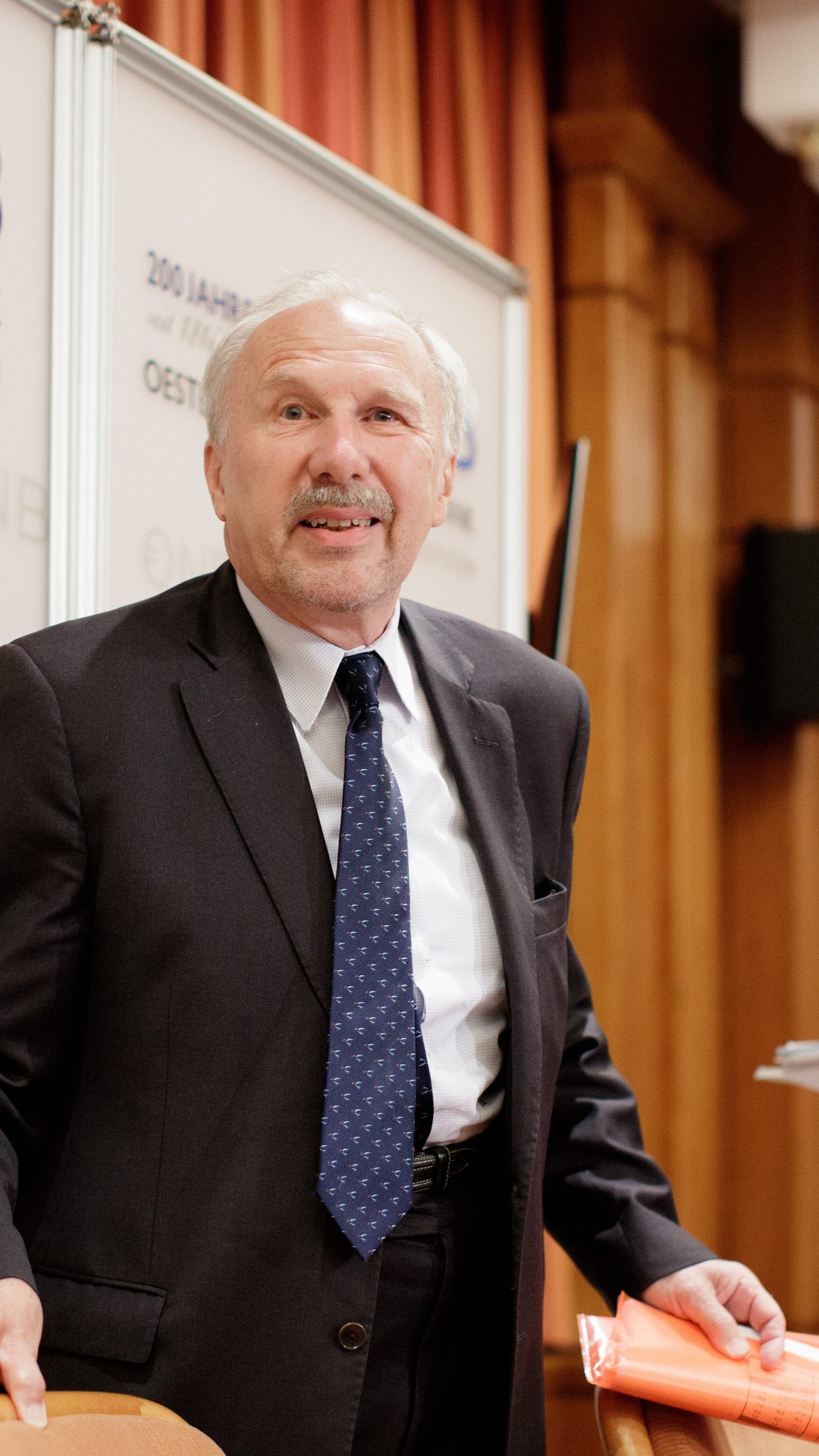 OeNB-Chef Ewald Nowotny und OeNB-Chefvolkswirtin Doris Ritzberger-Grünwald stellen Österreichs Wirtschaft ein gutes Zeugnis aus