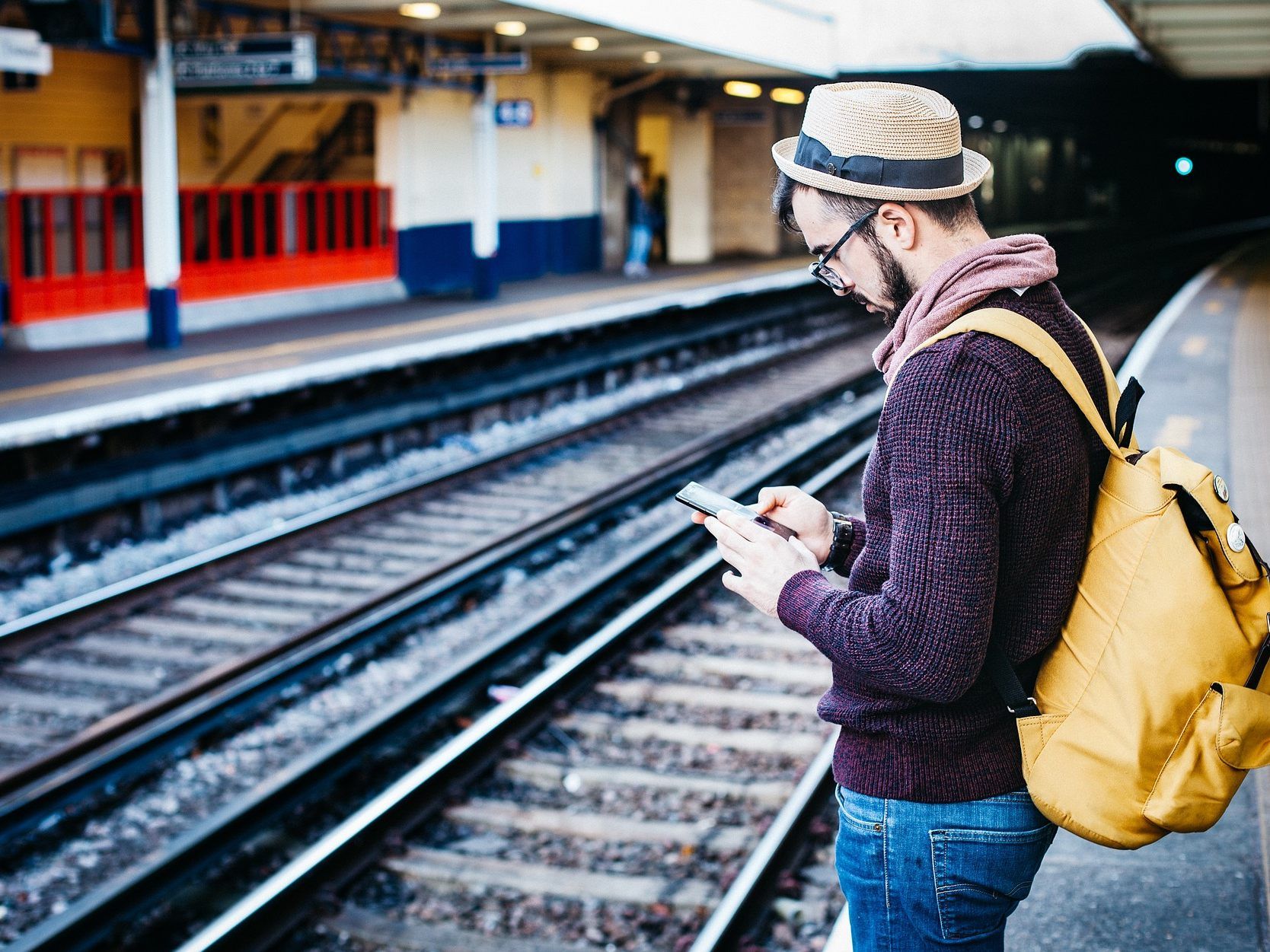 Die Bahn stellt für viele Reisende eine attraktive Alternative dar.