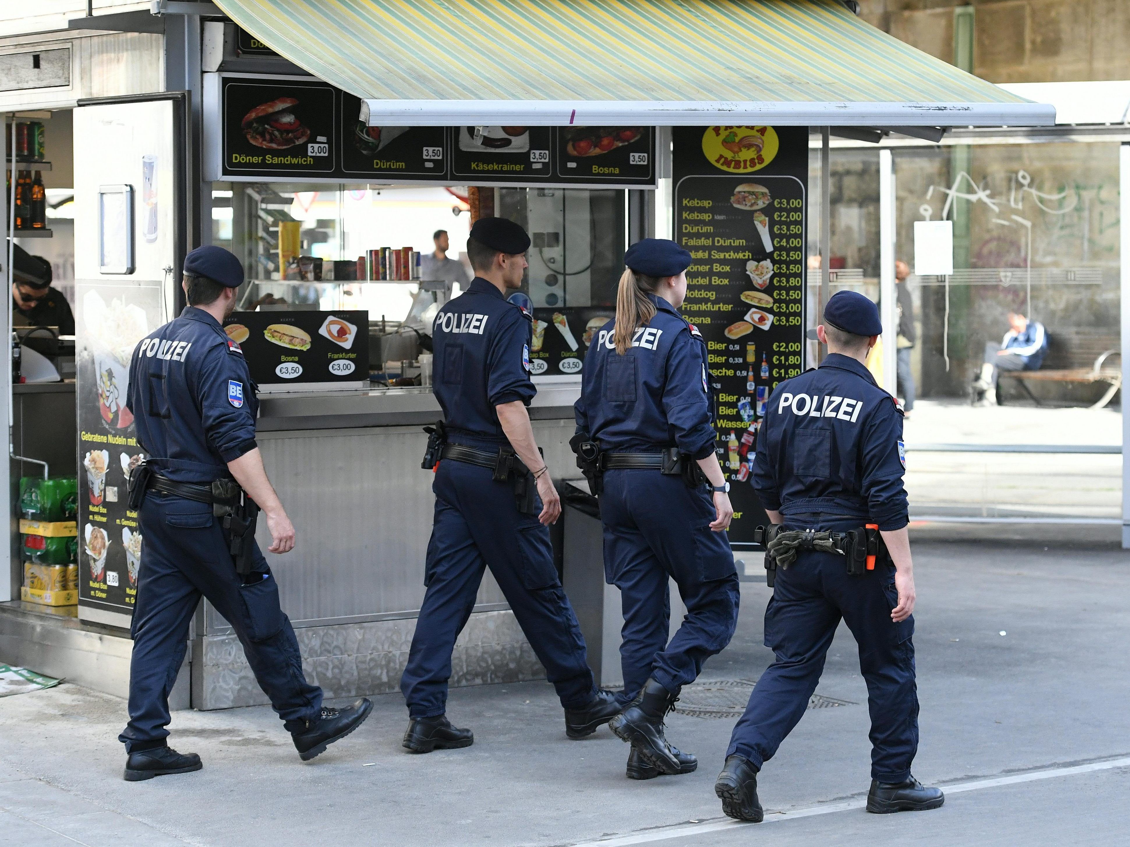 Den beiden Männern wurden Kokain und Heroin abgenommen.