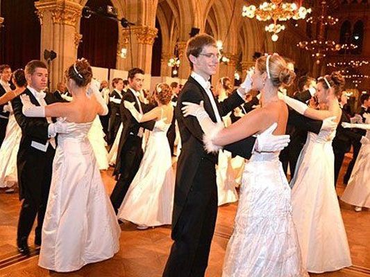 Am 31. Dezember findet die Silvestergala im Rathaus statt. Am 31. Dezember findet die Silvestergala im Rathaus statt.