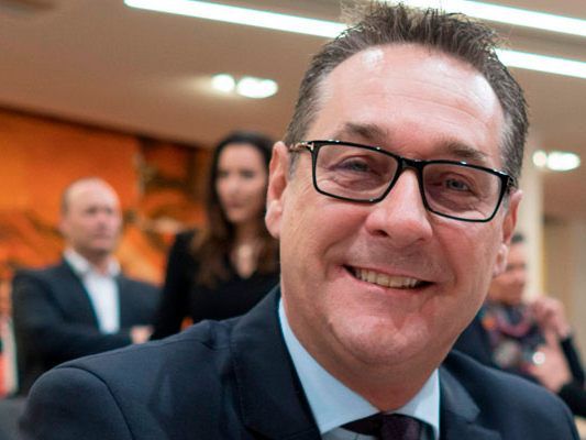 Bundeshymne: Strache begründete neuen Vorrang für Töchter