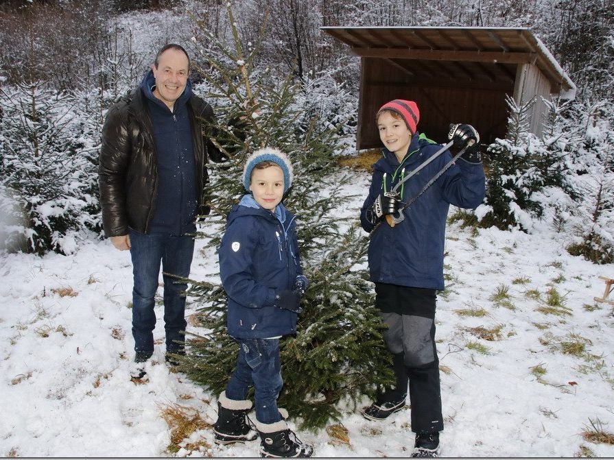 Gemeinderat Andreas Prenn mit seinem Kids war von der Aktion angetan Gemeinderat Andreas Prenn mit seinem Kids war von der Aktion angetan