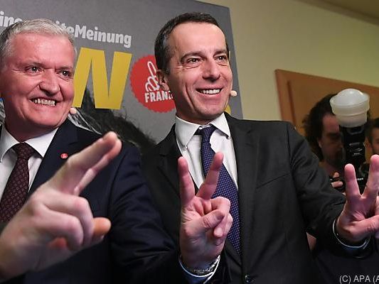 Schnabl (l.) stärkt Kern den Rücken