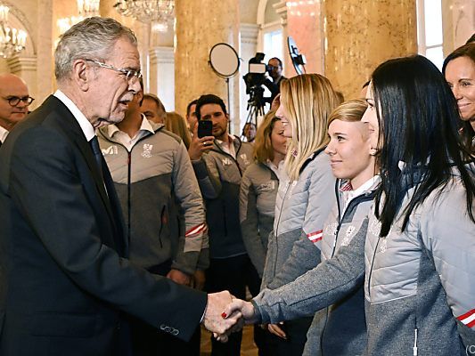 Der Bundespräsident vereidigte die AthletInnen