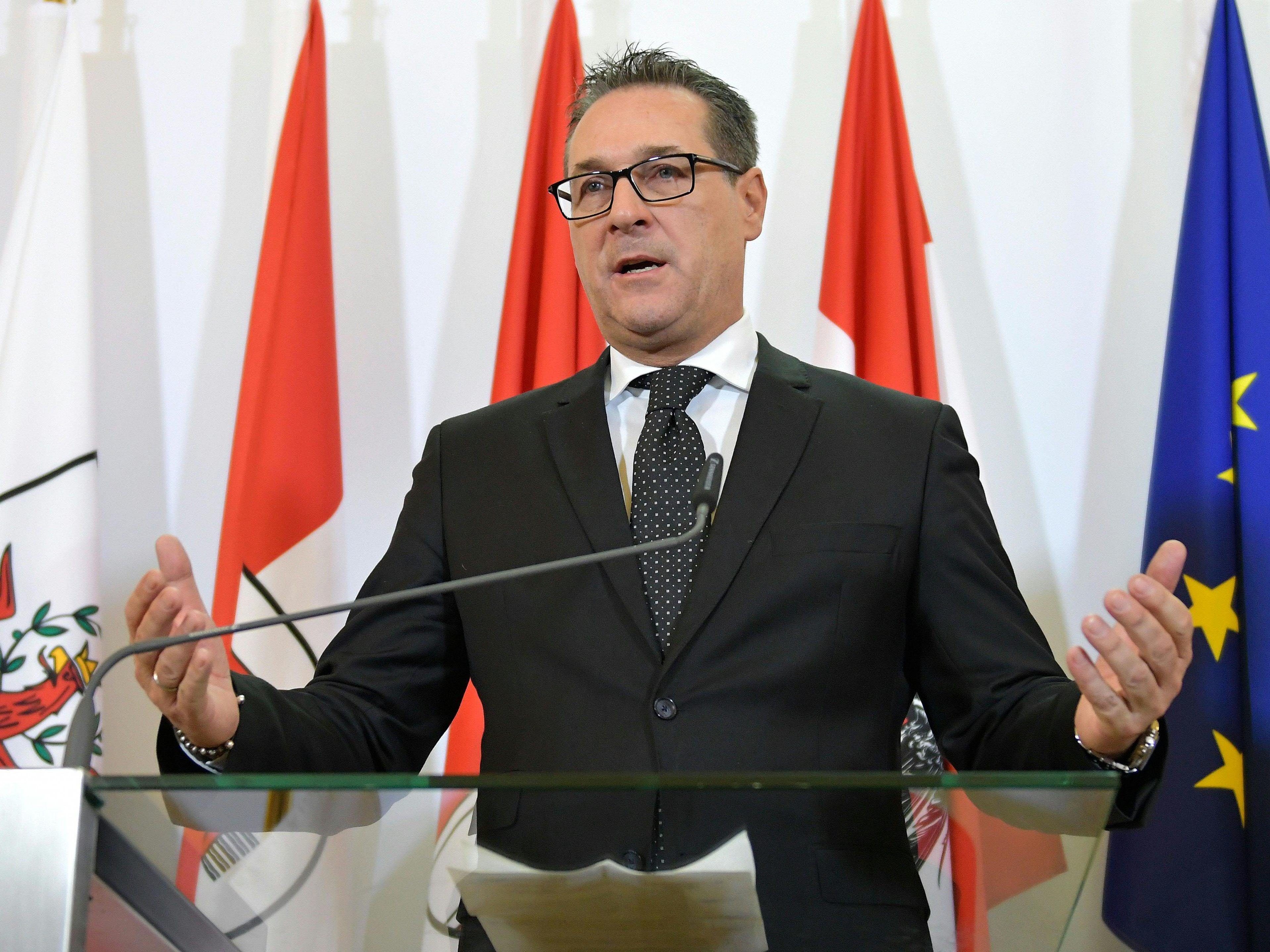 Strache kommt auch als Vizekanzler zum Akademikerball Strache kommt auch als Vizekanzler zum Akademikerball