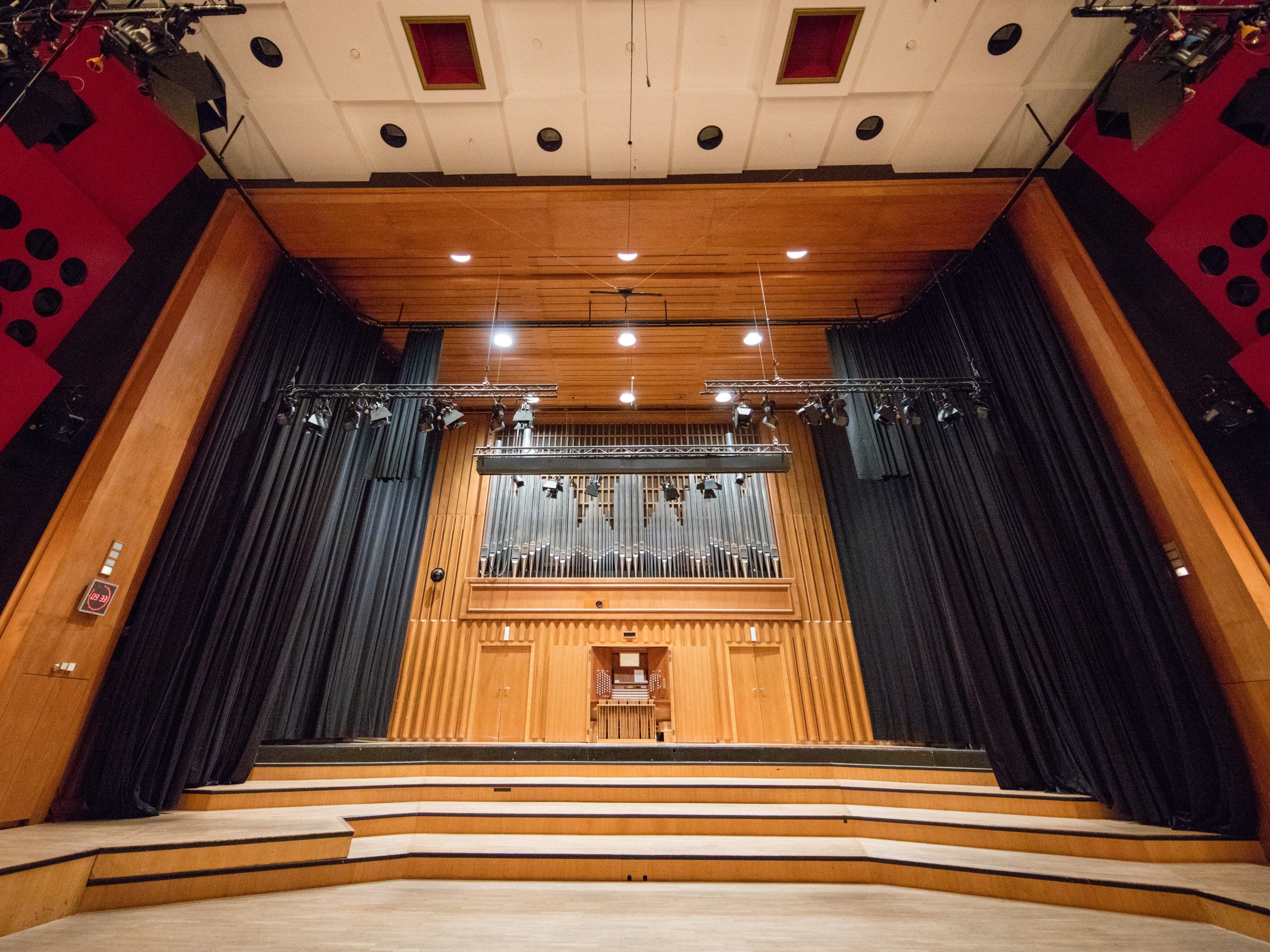 Im Großen Sendesaal des RadioKulturhauses wird erstmals der Günther Anders-Preis vergeben.