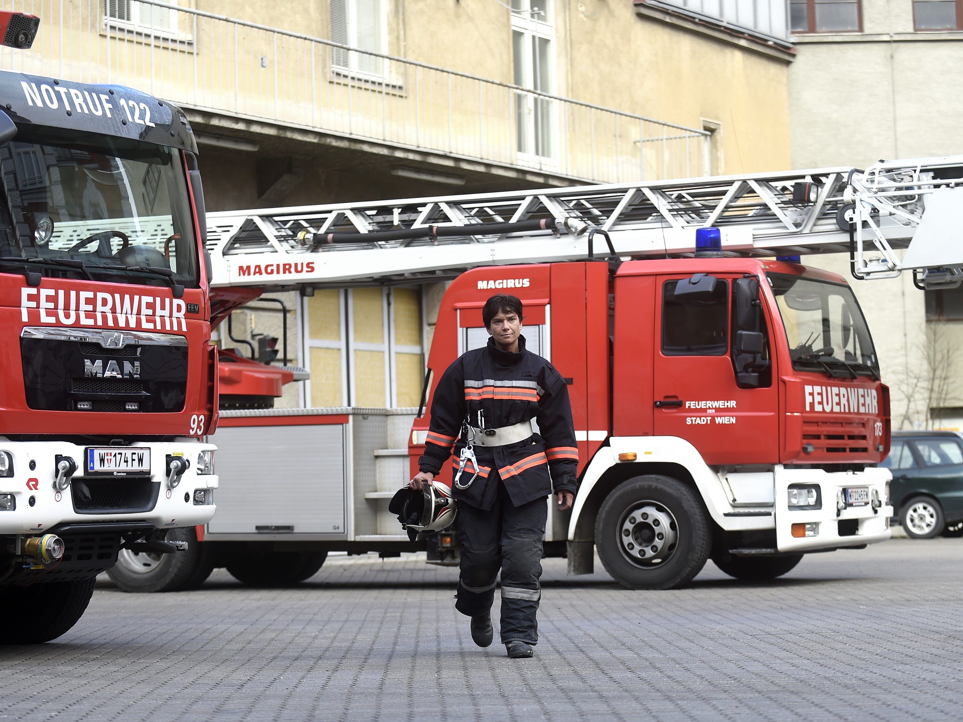 Die Feuerwehr musste drei Wohnungen in Wiener Neustadt aufgrund eines Gaslecks evakuieren