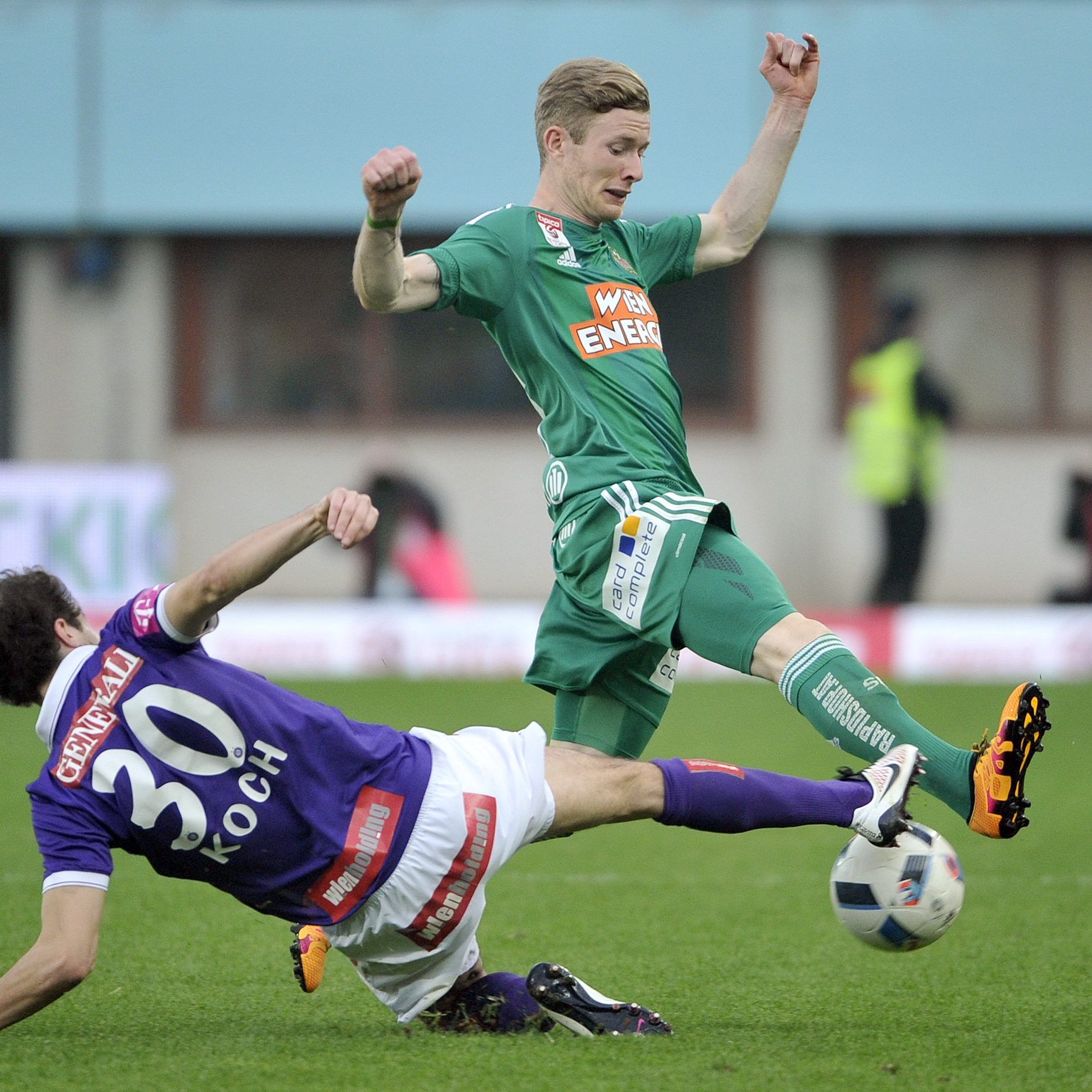 Rapid gegen Austria: Am Rasen geht es auch um das Geschäft.