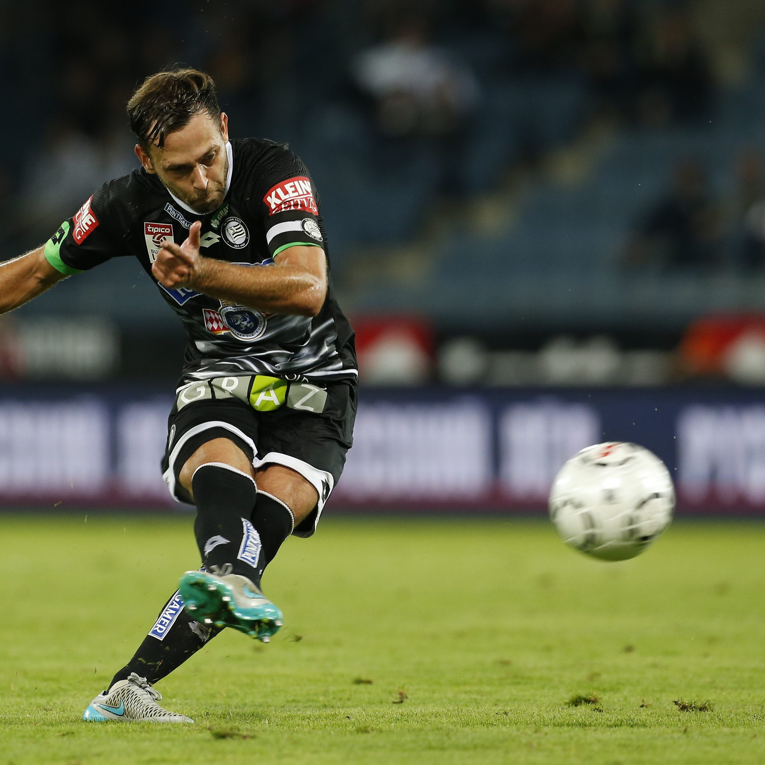 Michael Madl fällt verletzungsbedingt aus.