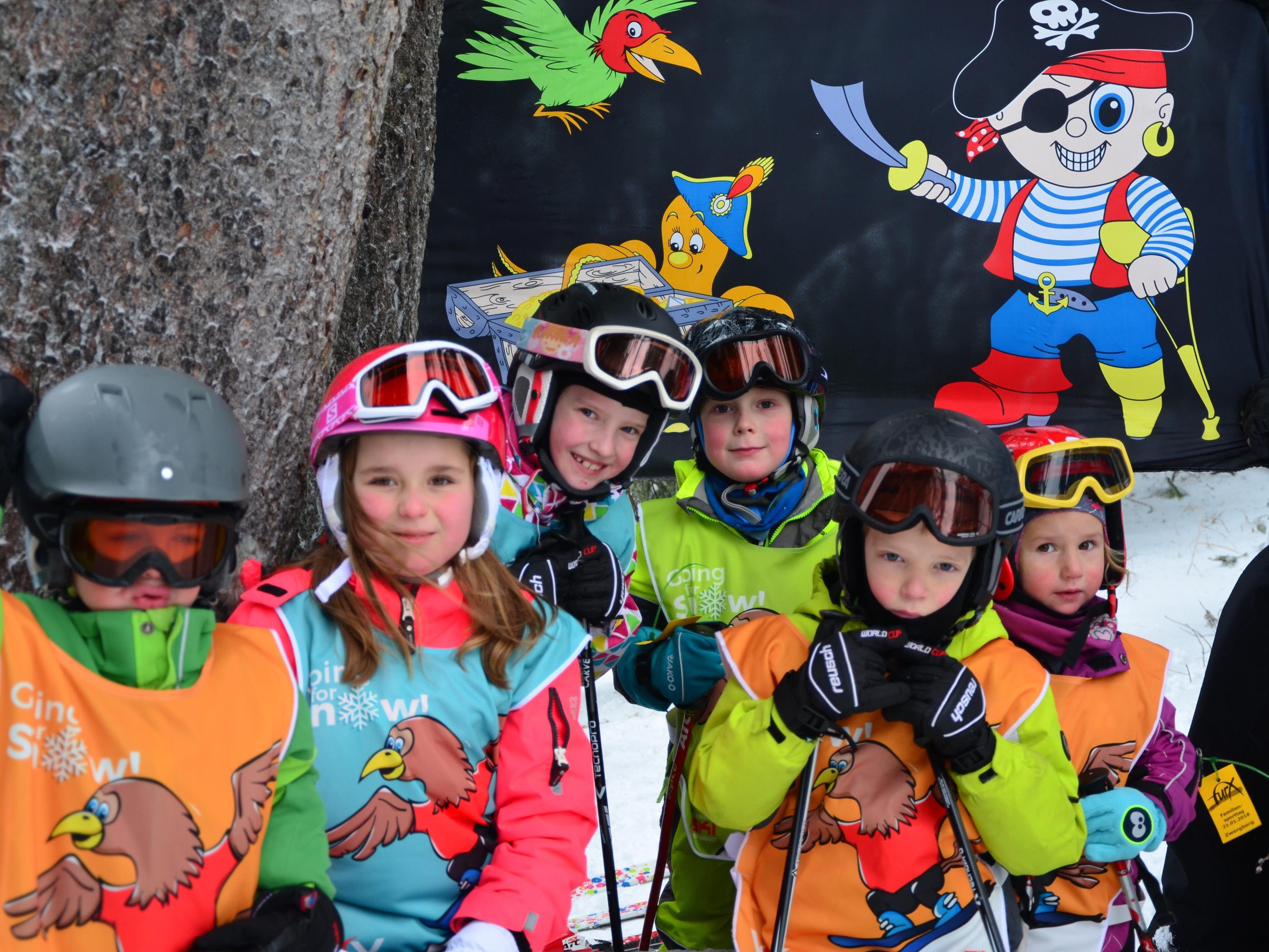 Die Kinder erlebten einen tollen und actionreichen Tag im Schnee. Die Kinder erlebten einen tollen und actionreichen Tag im Schnee.