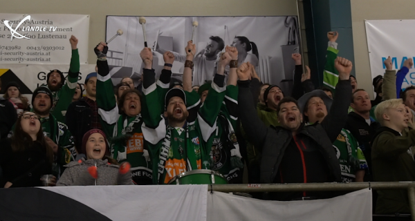 Begeisterte Fans beim Ländle- Derby EHC Lustenau gegen EC Bregenzerwald in der Rheinhalle. Begeisterte Fans beim Ländle- Derby EHC Lustenau gegen EC Bregenzerwald in der Rheinhalle.