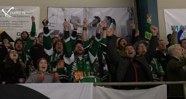 Begeisterte Fans beim Ländle- Derby EHC Lustenau gegen EC Bregenzerwald in der Rheinhalle.