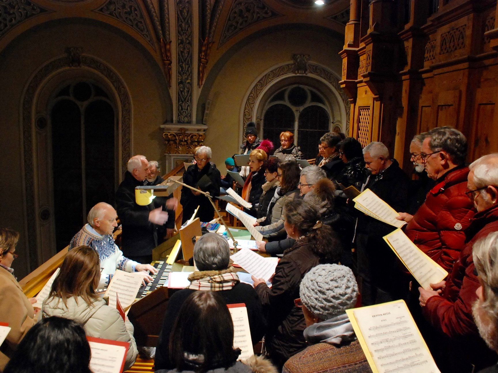 Der Schrunser Kirchenchor bei der Christmette in der Pfarrkirche zum heiligen Jodok