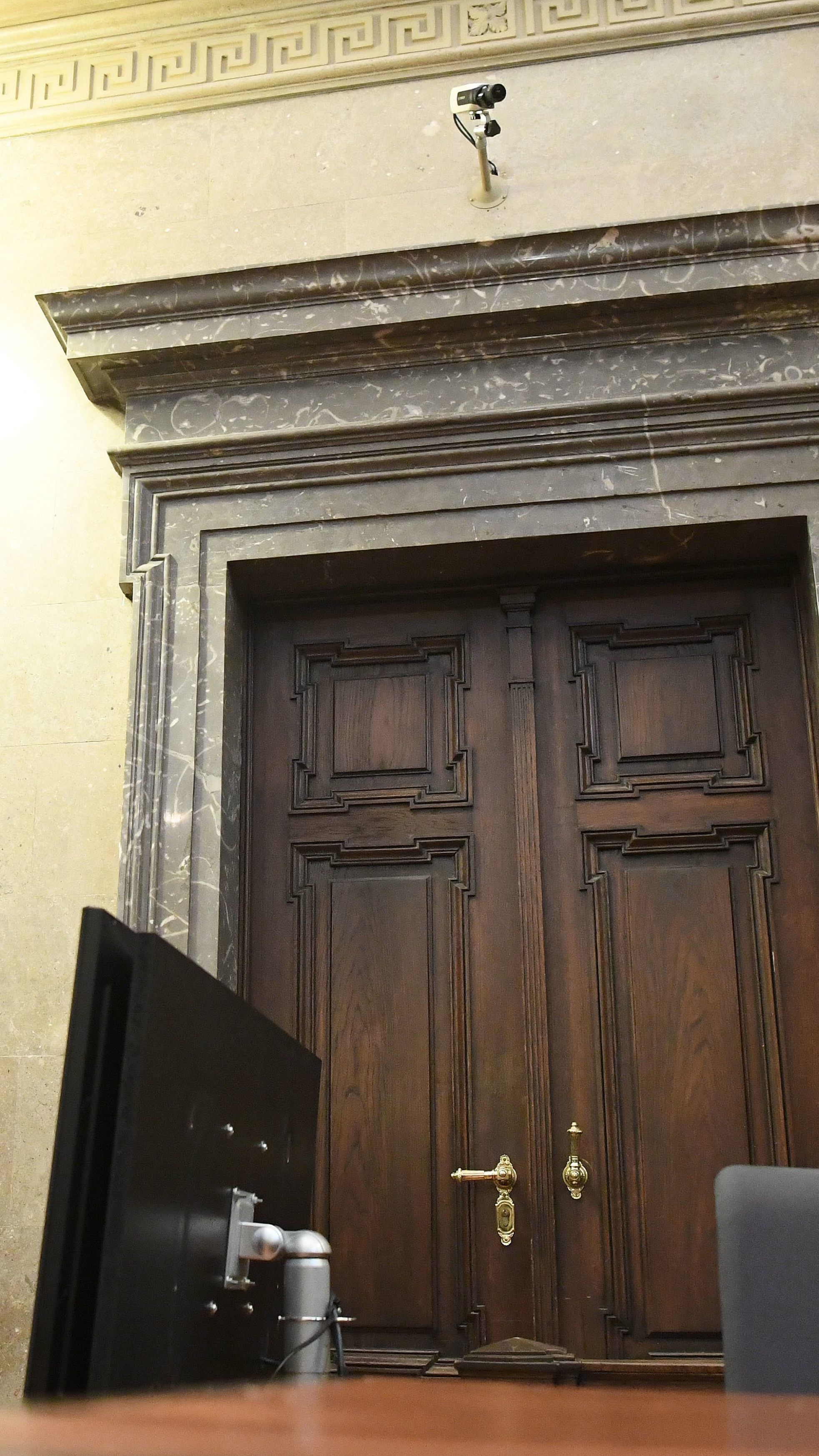 Tag 9 des BUWOG-Prozesses startete mit einer scharfen Rüge.