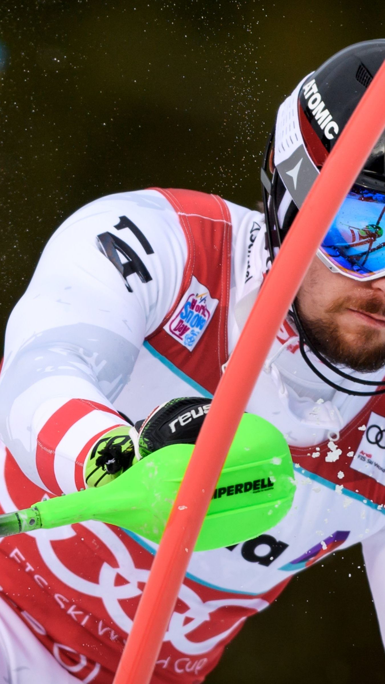 Marcel Hirscher siegt 13 Hundertstel vor Michael Matt.