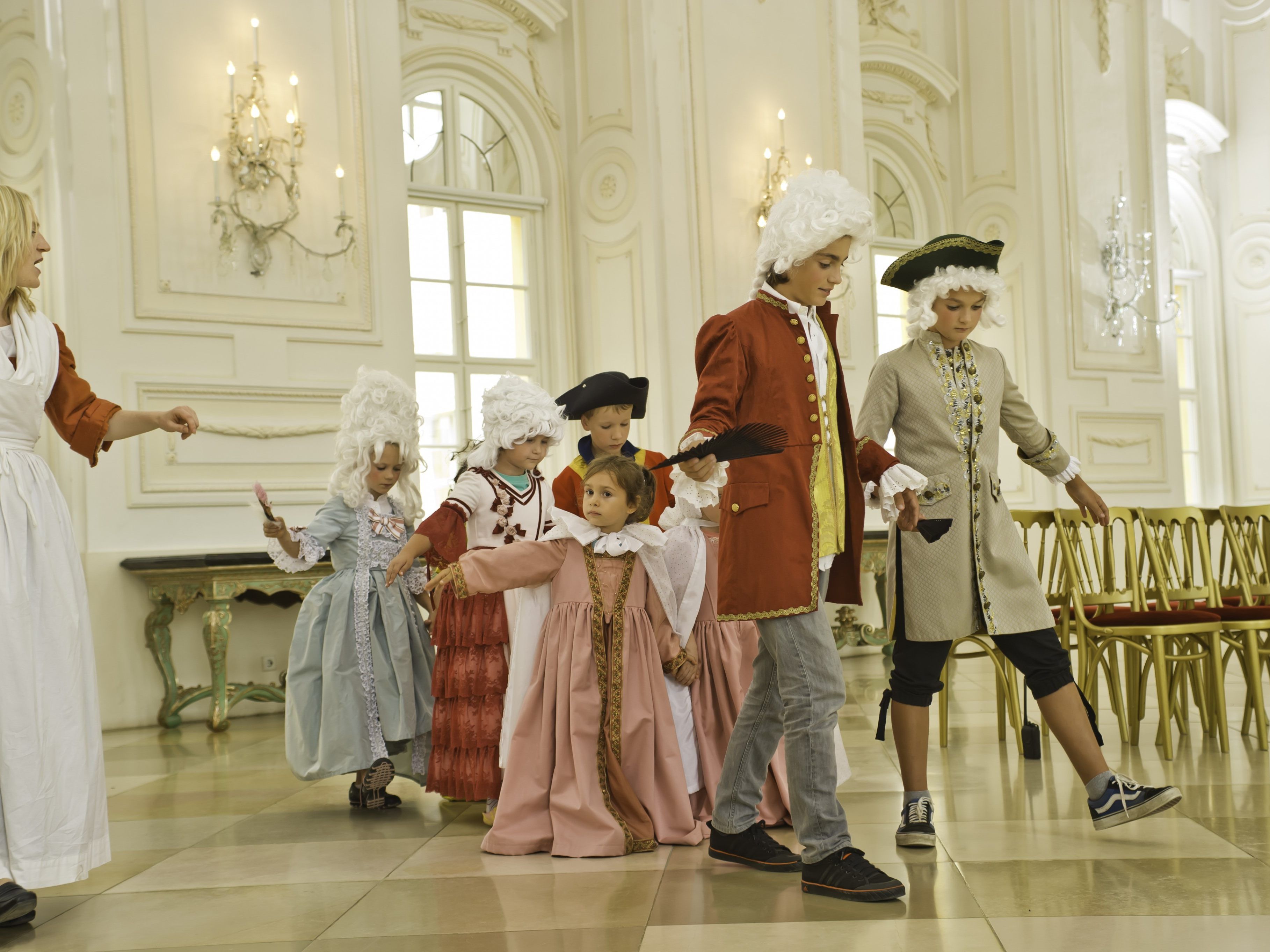 Ein Highlight beim Kinderprogramm im Schloss Hof: das Verkleiden. Ein Highlight beim Kinderprogramm im Schloss Hof: das Verkleiden.