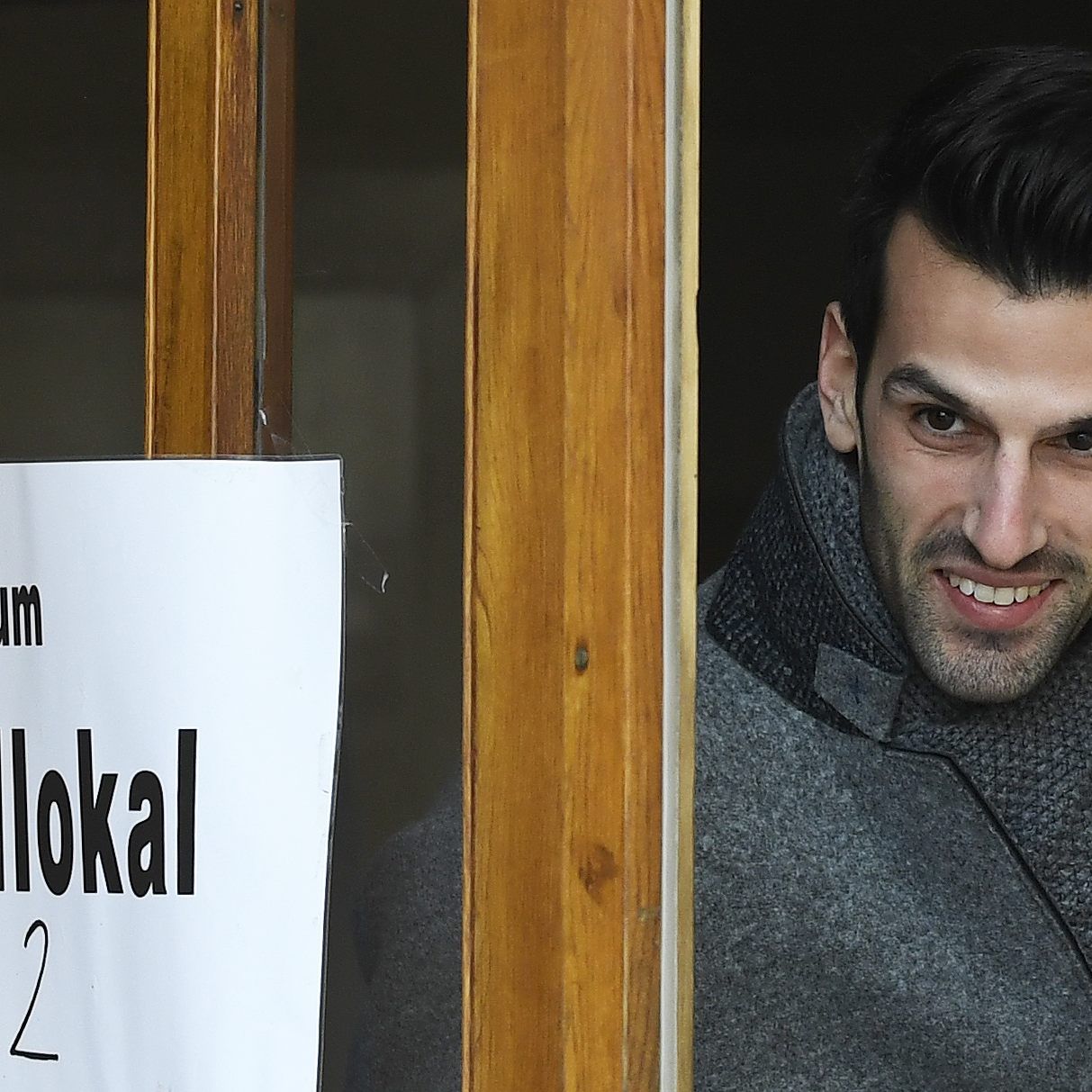 Viele FPÖ-Wähler machten es Spitzenkandidaten Udo Landbauer nicht nach und bleiben Zuhause.