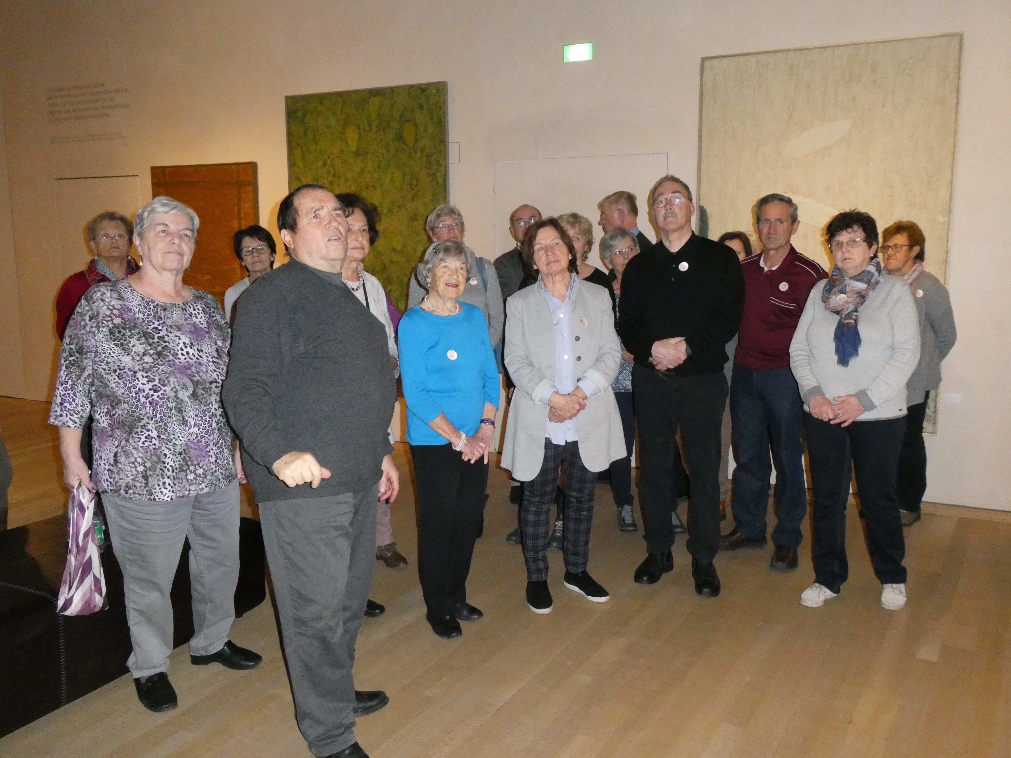 Gruppe mit Künstler Richard Bösch Gruppe mit Künstler Richard Bösch