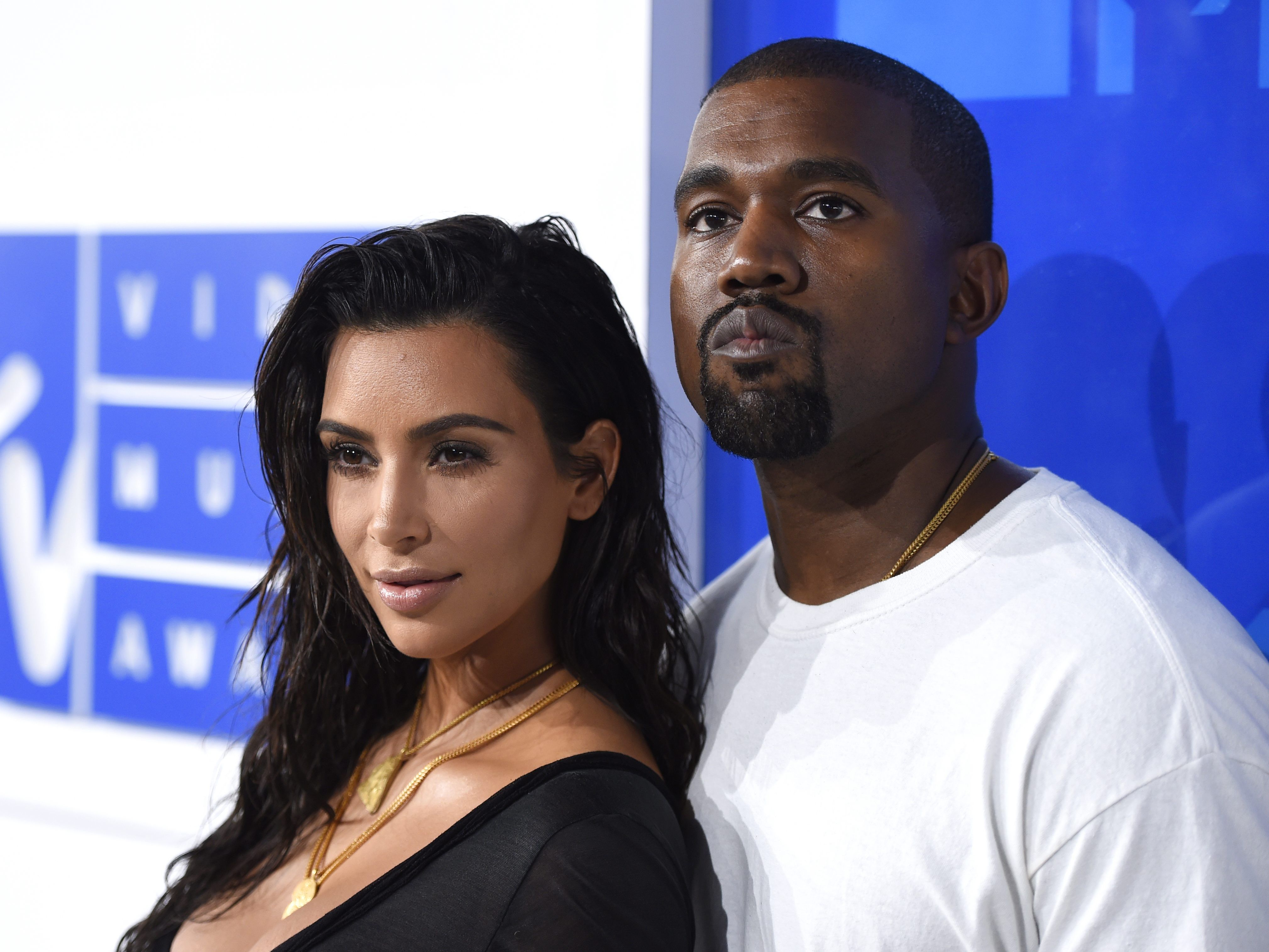 Kim Kardashians und Kanye Wests drittes Kind ist geboren.