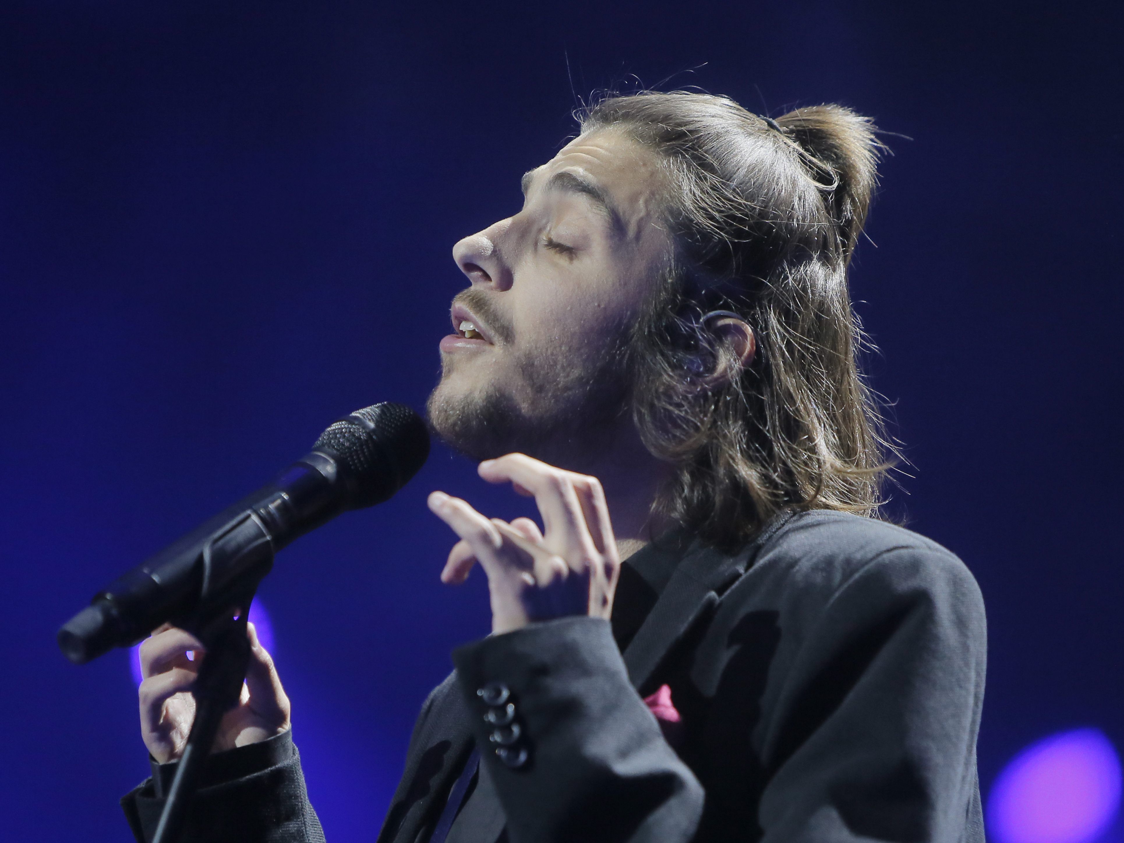 Salvador Sobral wurde nach seiner Herz-OP aus dem Krankenhaus entlassen. Salvador Sobral wurde nach seiner Herz-OP aus dem Krankenhaus entlassen.
