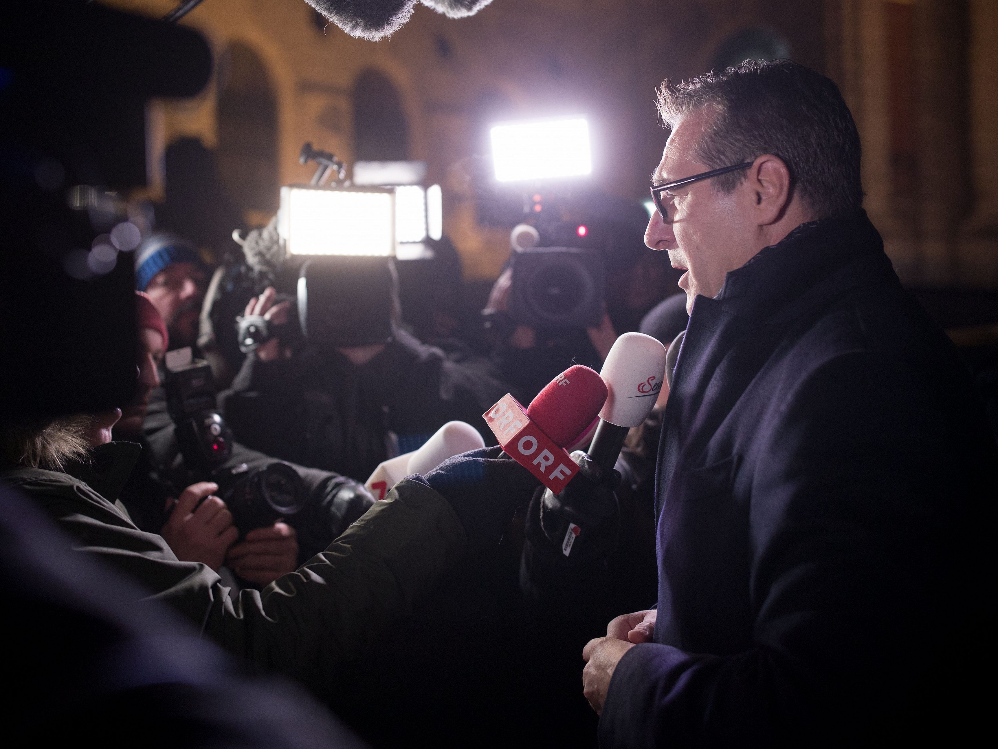 Die Demonstrationen gegen den Akademikerball am Freitag Abend in Wien verliefen friedlich. Die Demonstrationen gegen den Akademikerball am Freitag Abend in Wien verliefen friedlich.