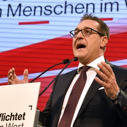 Strache reagiert empört auf die Behauptung, von der Burschenschaft Germania geehrt worden zu sein.