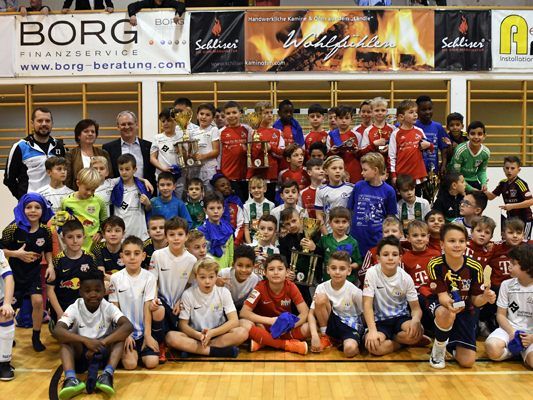 Alle Mitglieder beim Turnier U9 Alle Mitglieder beim Turnier U9