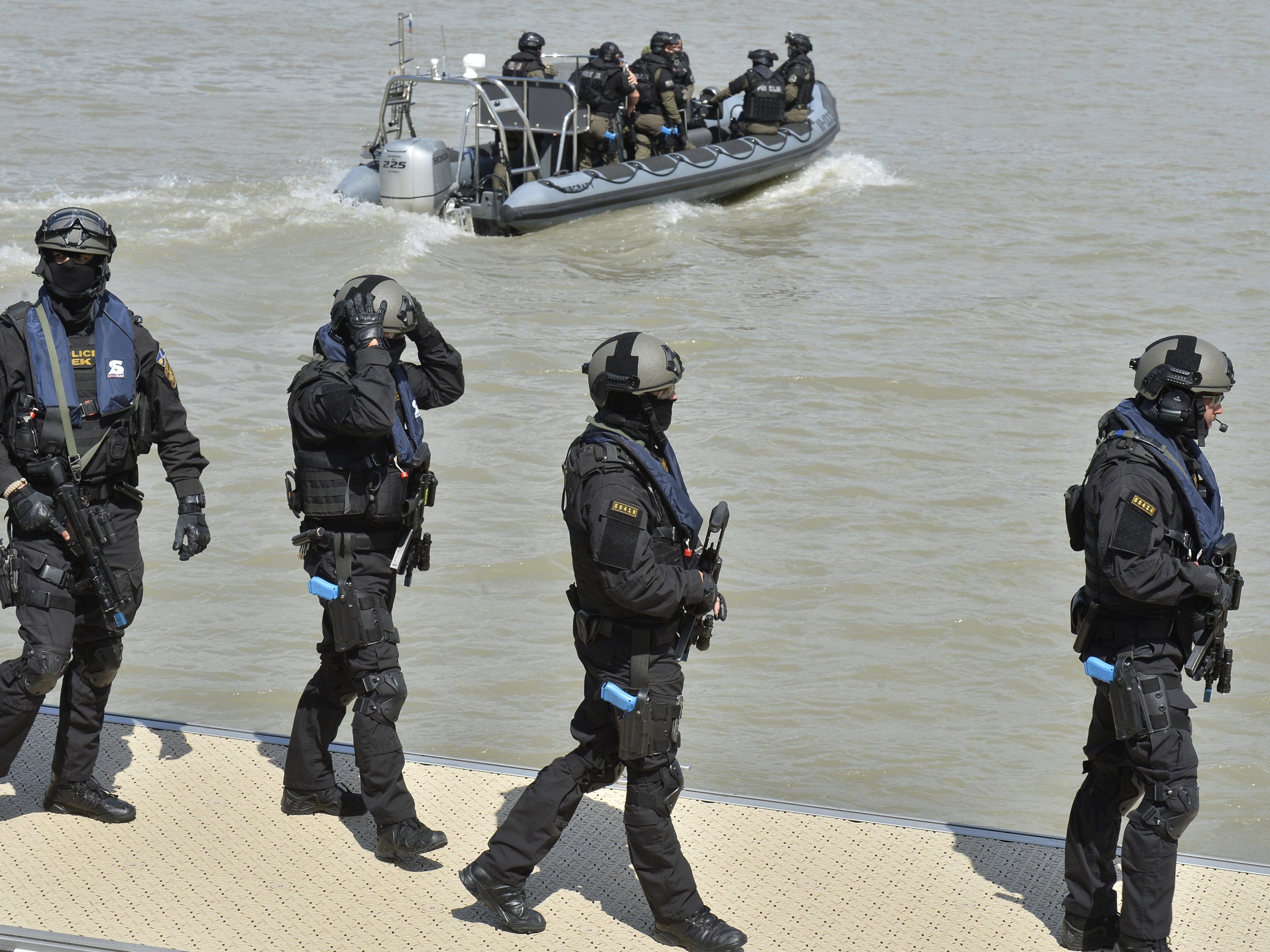 Einsatztaucher der Cobra fanden den vermissten Studenten im Donaukanal