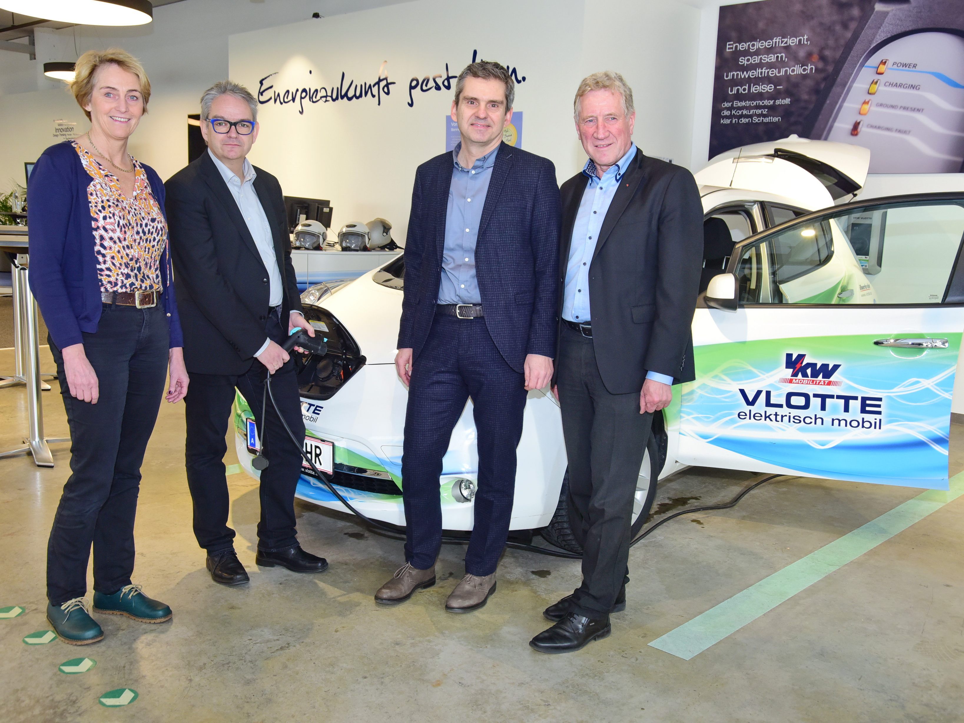 Landesrat Erich Schwärzler stellte gemeinsam mit Martin Seeberger (illwerke vkw), ALLMENDA-Obmann Gernot Jochum-Müller und Projektleiterin Ulrike Amann das Modell ALLMENDA green mobile vor.