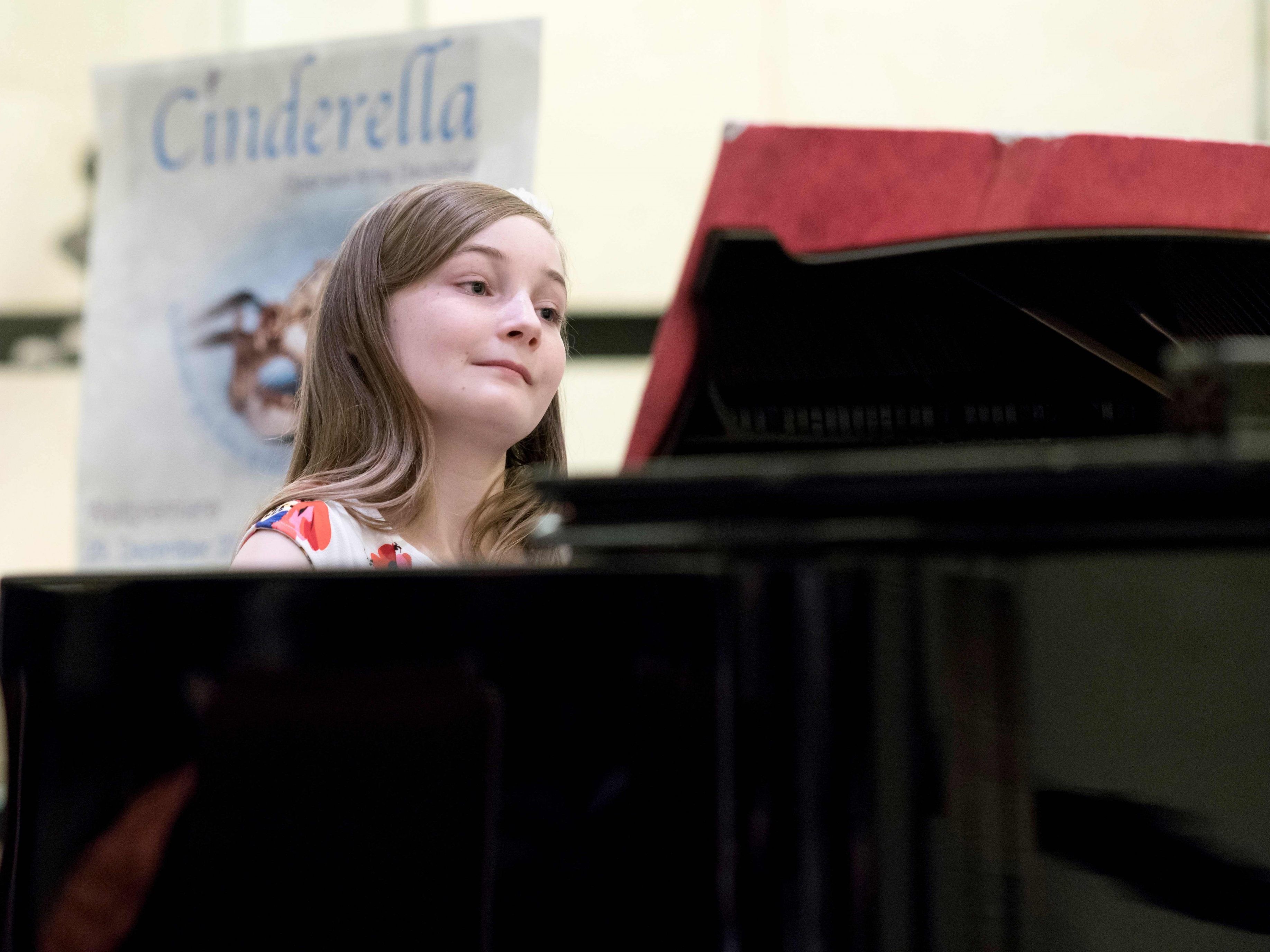 MIt drei Jahren begann sich Alma Deutscher für klassische Musik zu interessieren.