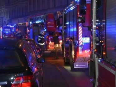 Die Polizei sucht weiterhin nach der Ursache für den tödlichen Brand in Wien. Die Polizei sucht weiterhin nach der Ursache für den tödlichen Brand in Wien.