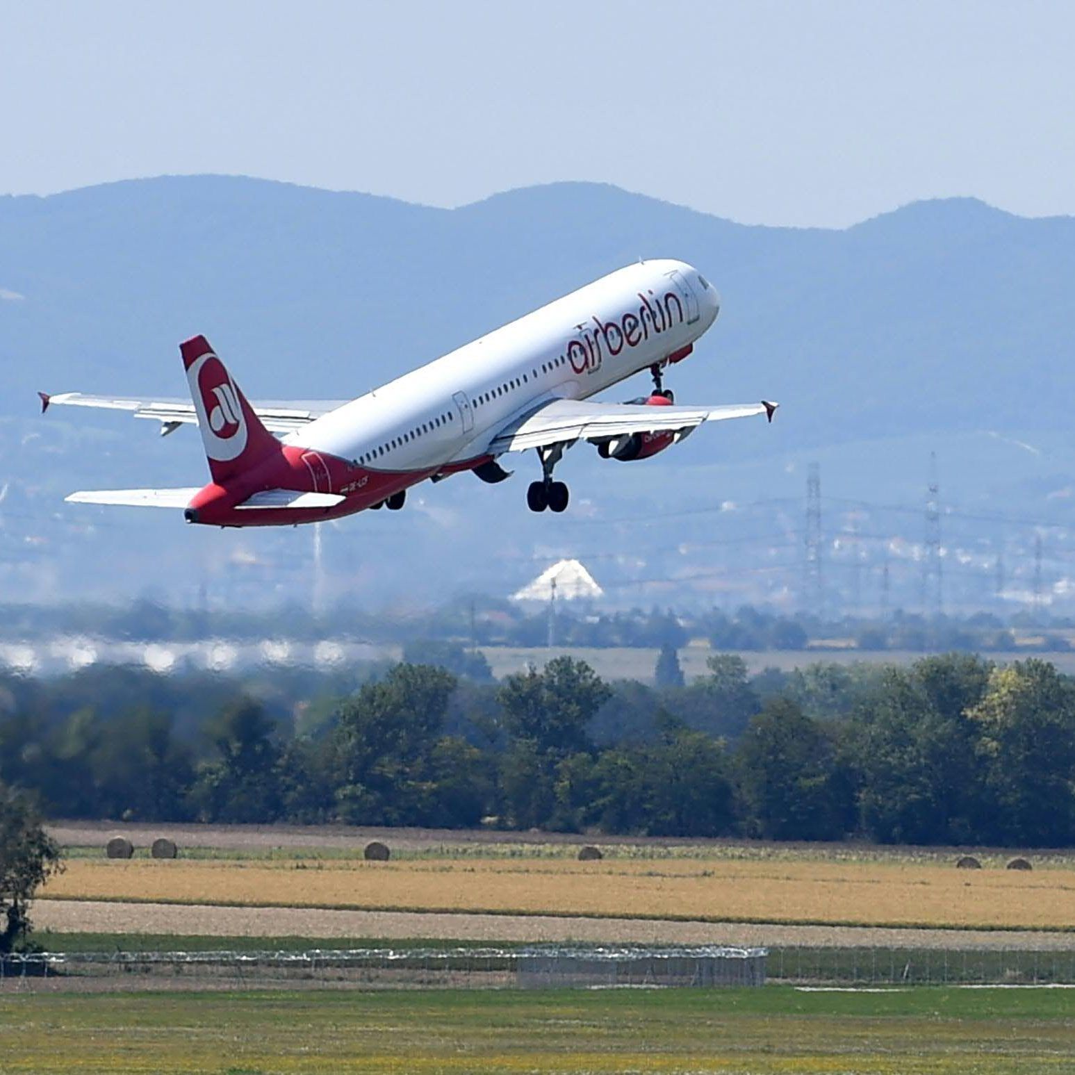 Trotz Pleite von Air Berlin und Niki: Die Geschäftszahlen des Flughafens Wien Schwechat heben ab.