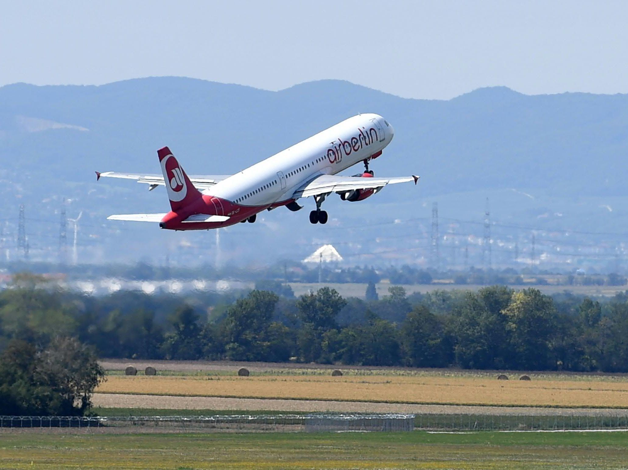 Trotz Pleite von Air Berlin und Niki: Die Geschäftszahlen des Flughafens Wien Schwechat heben ab. Trotz Pleite von Air Berlin und Niki: Die Geschäftszahlen des Flughafens Wien Schwechat heben ab.