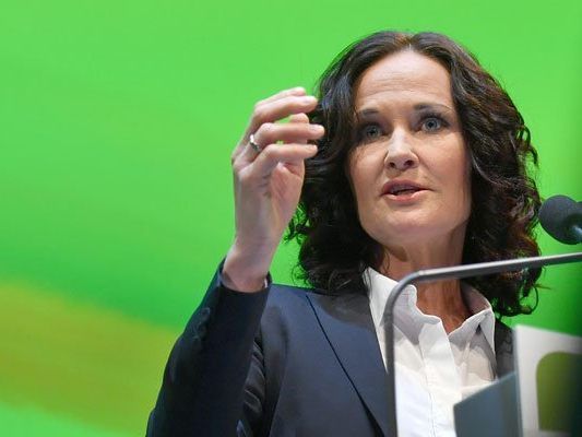 Hasspostings gegen Eva Glawischnig sorgten für Wirbel Hasspostings gegen Eva Glawischnig sorgten für Wirbel
