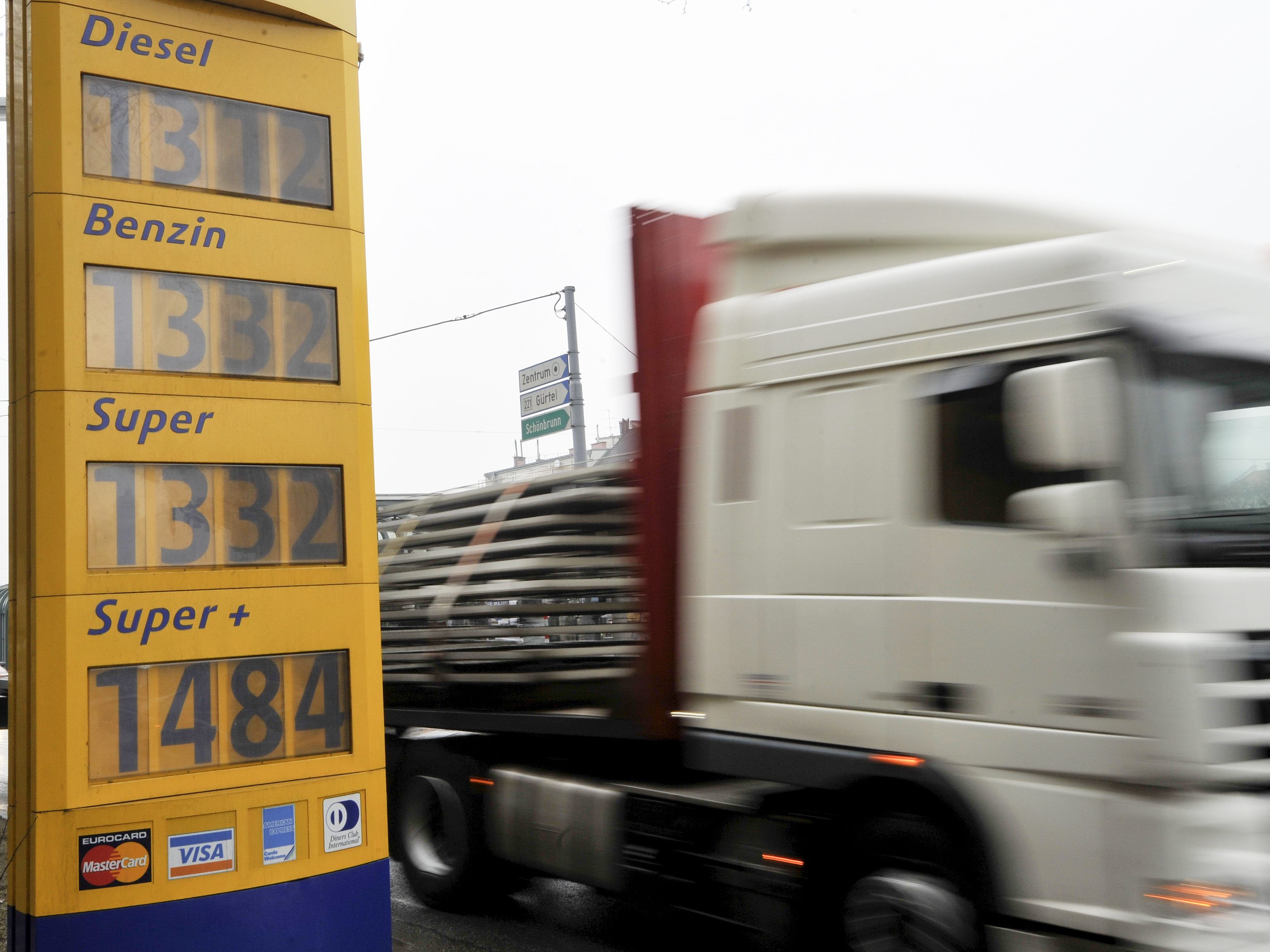 Die Inflation in Österreich wurde vor allem durch die Spritpreise getrieben. Die Inflation in Österreich wurde vor allem durch die Spritpreise getrieben.