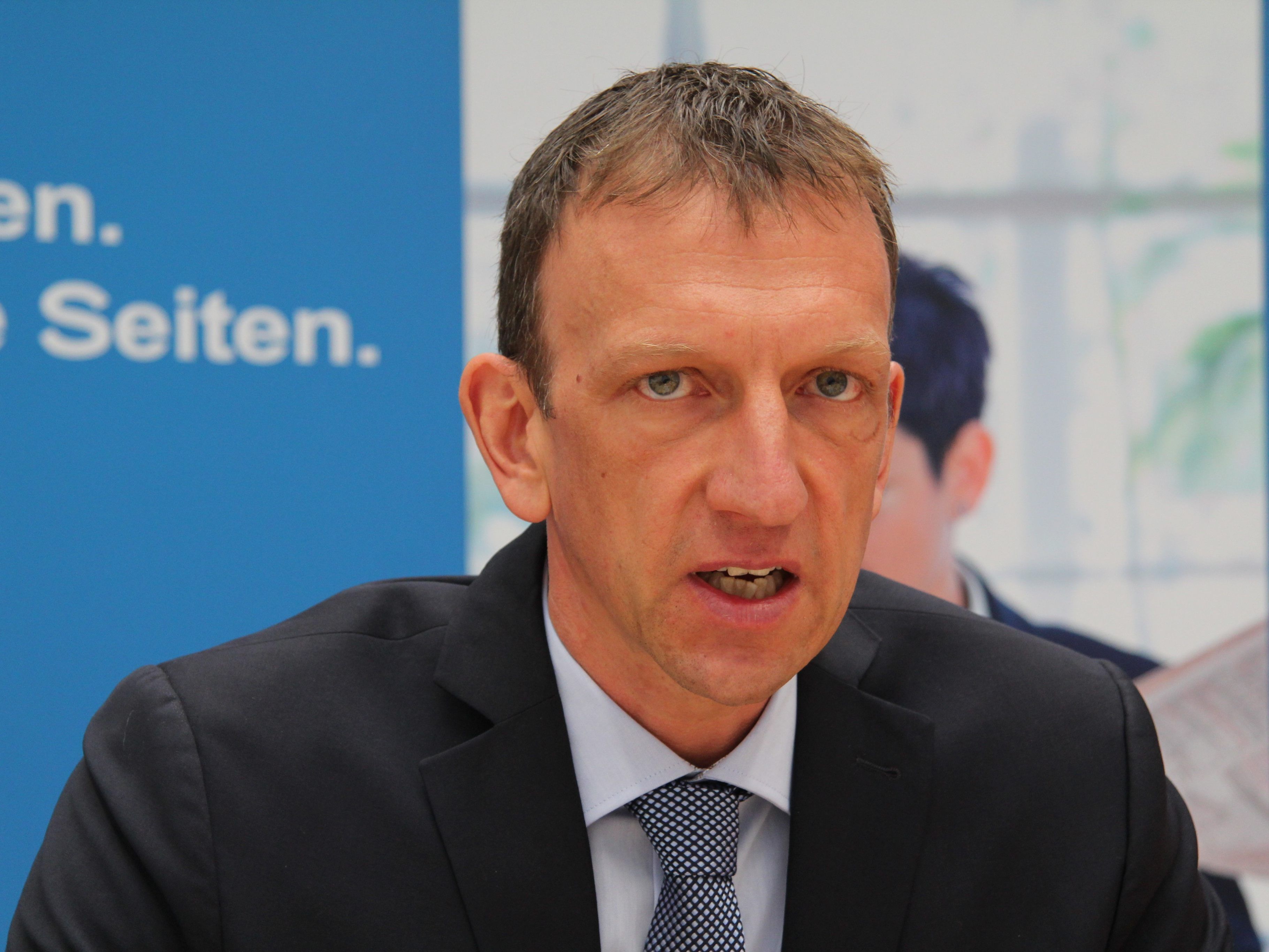 Kritik kommt auch von AMS-Chef Bereuter