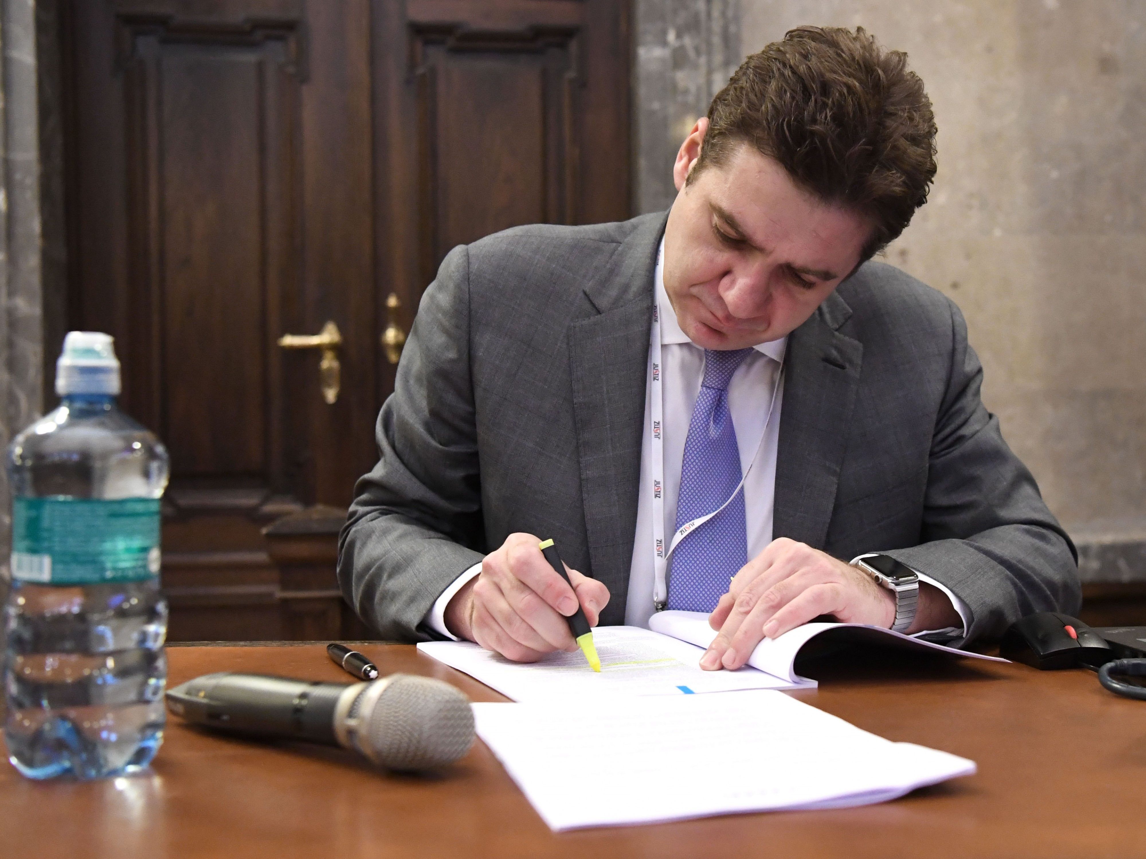 Meischberger-Anwalt Jörg Zarbl ortete am zehnten Verhanlungstag eine Freimaurer-Verschwörung.