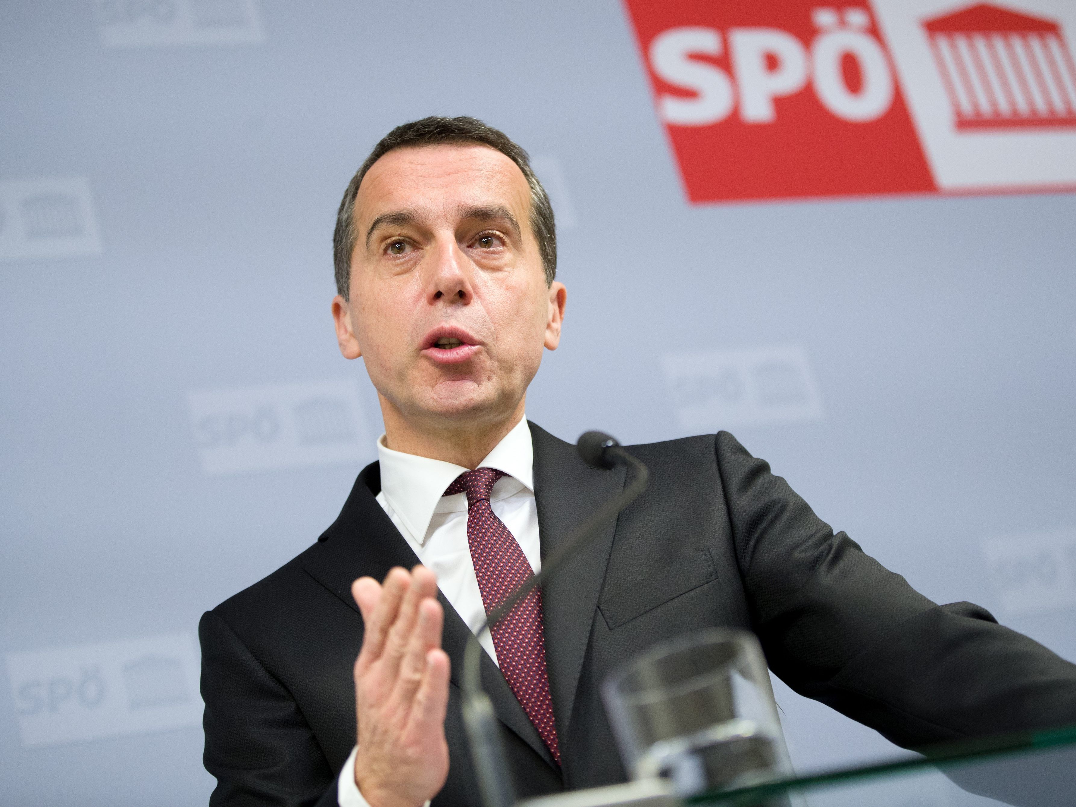 "Wir holen nicht mehr Raketenwissenschafter nach Österreich, sondern Fensterputzer." "Wir holen nicht mehr Raketenwissenschafter nach Österreich, sondern Fensterputzer."
