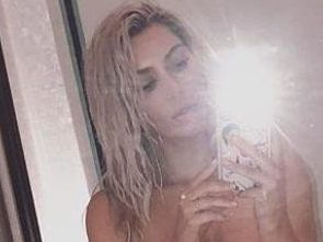 Sexy im Glitzer-Slip: Kim Kardashian. Sexy im Glitzer-Slip: Kim Kardashian.