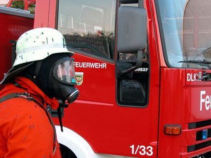 Die Feuerwehr evakuierte ein Mehrparteienhaus in Wiener Neustadt. Die Feuerwehr evakuierte ein Mehrparteienhaus in Wiener Neustadt.