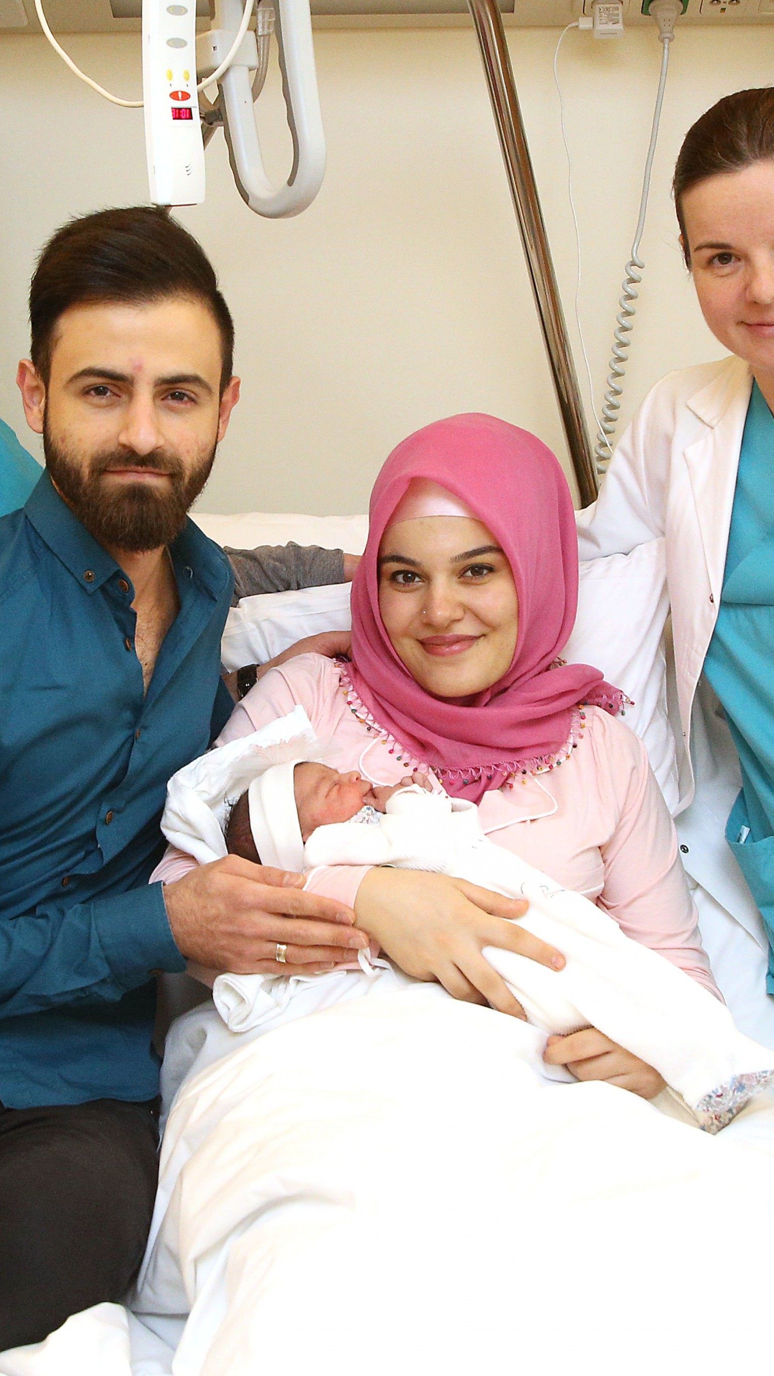 Vom ganzen Trubel um seine Person hat das Wiener Neujahrsbaby zum Glück nichts mitbekommen.