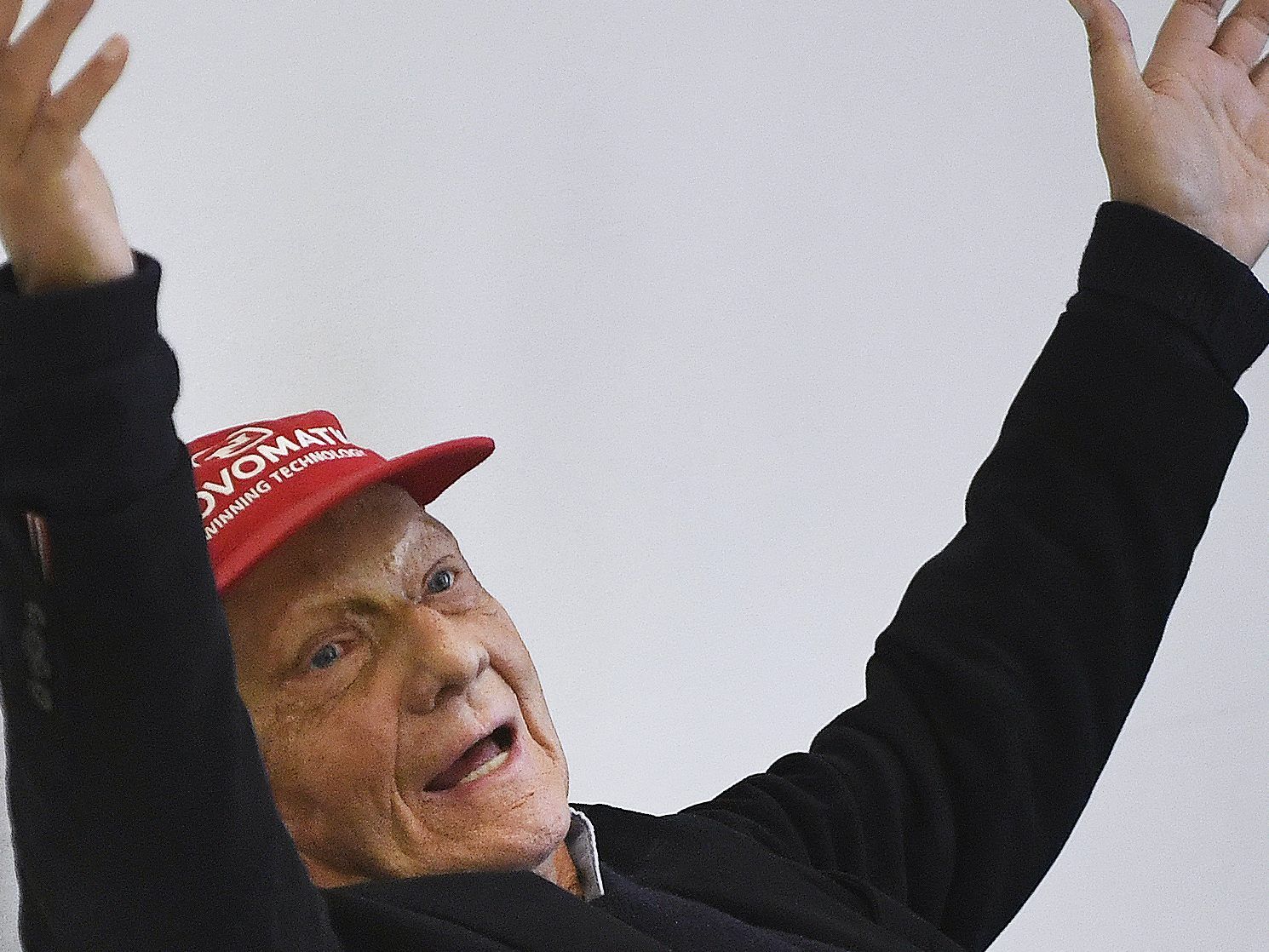 Lauda hat die ersten 12 Mio. Euro an Niki überwiesen. Lauda hat die ersten 12 Mio. Euro an Niki überwiesen.